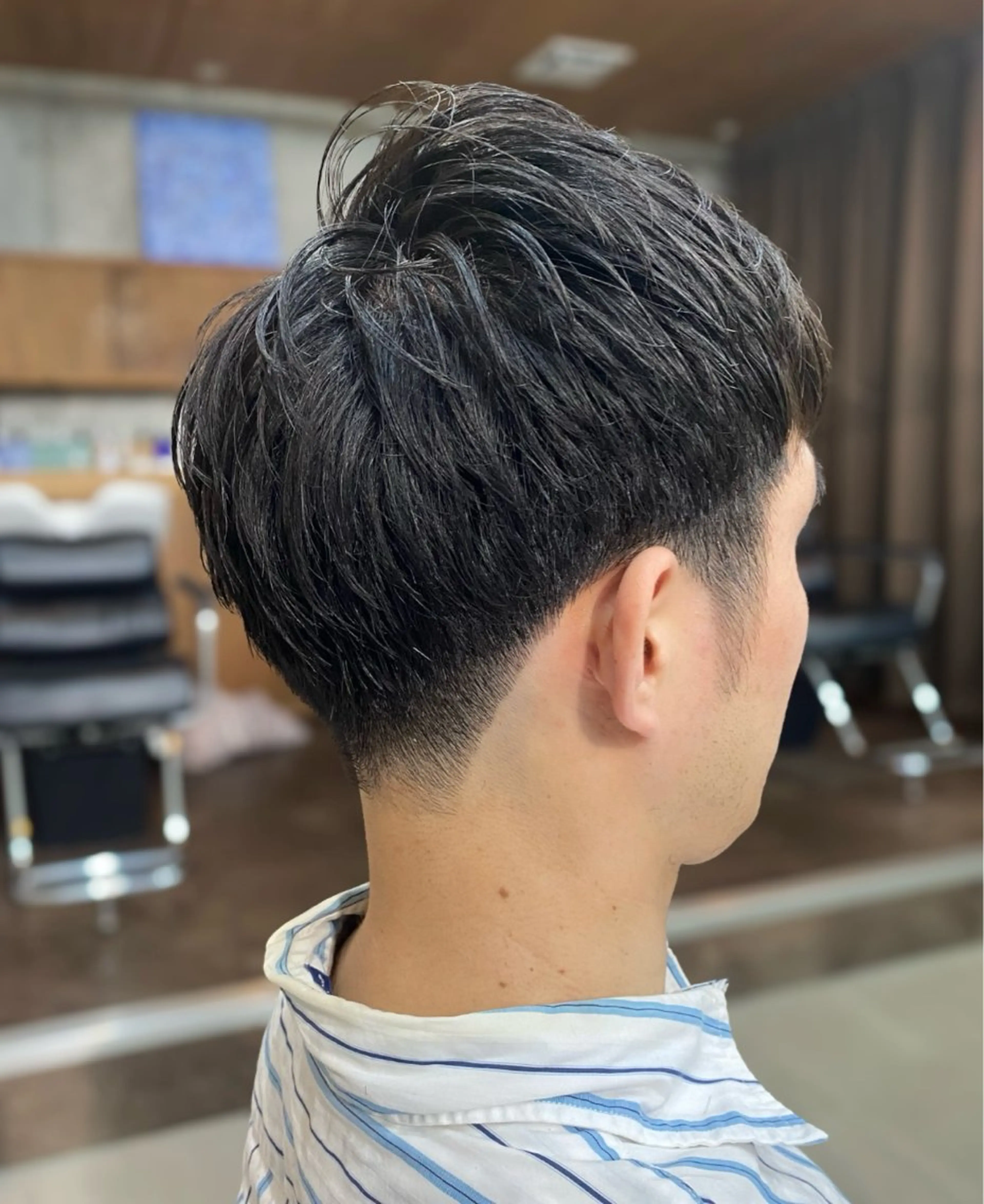 ショート メンズ 刈り上げ センターパート/ニ ュアンスパーマのヘアスタイル