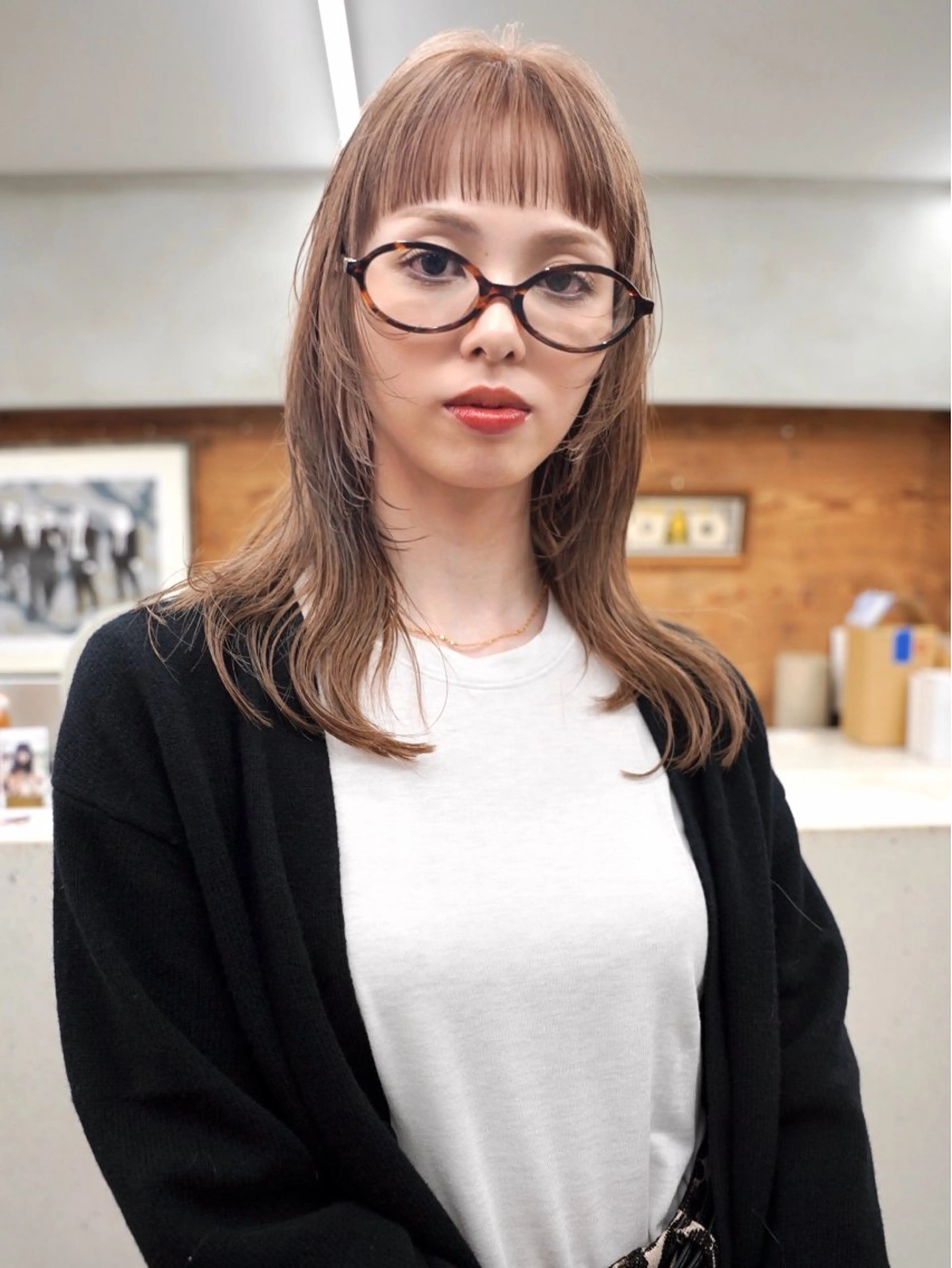 セミロング カラー ベージュカラー ミルクティーベージュ レイヤーカット カット ヘアカラー トリートメント ミルクティーレイヤー Kaito🐩/栄のヘアスタイル