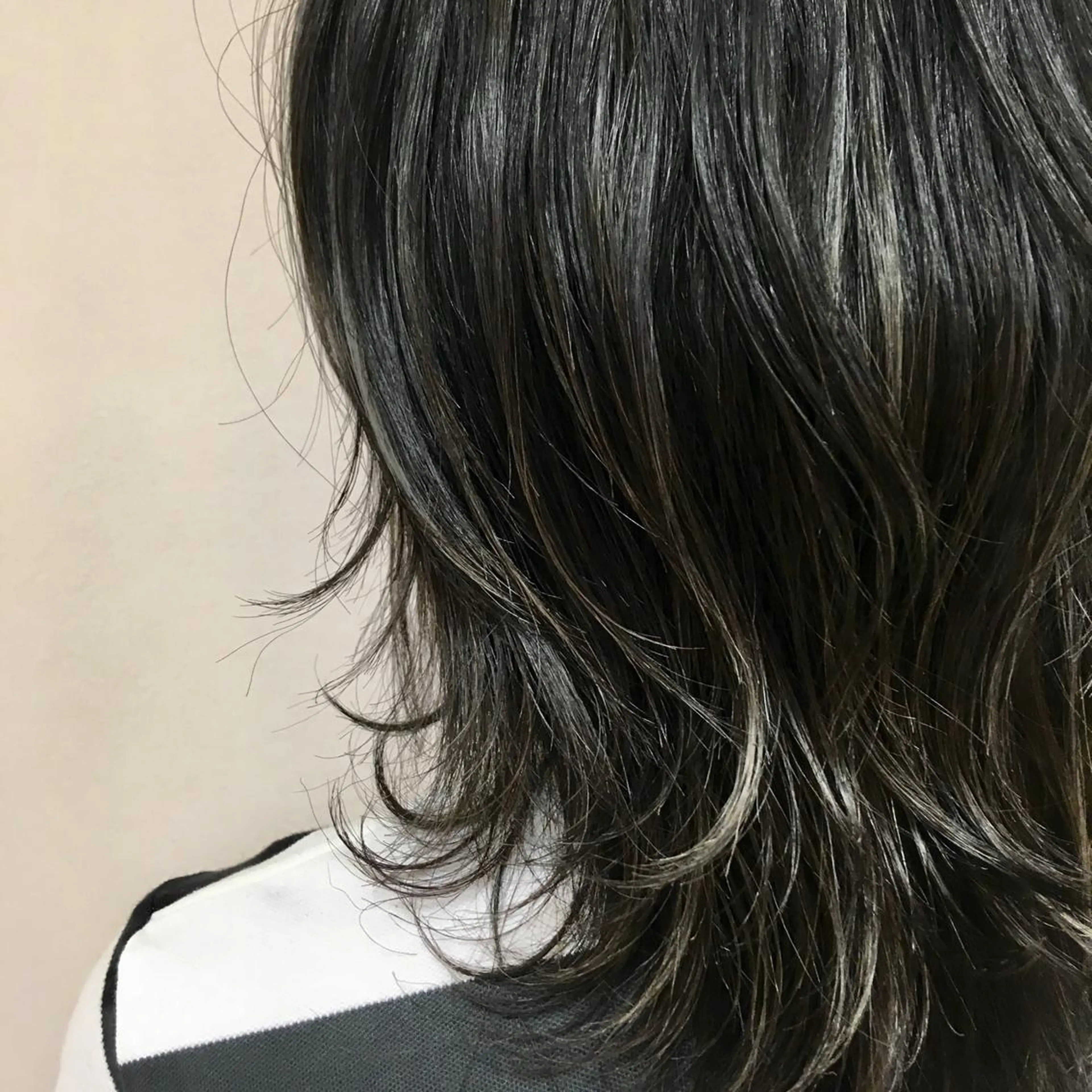 セミロング カラー ヘアアレンジ ヘアカラー トリートメント 【Sweep】おじま のぞみのヘアスタイル