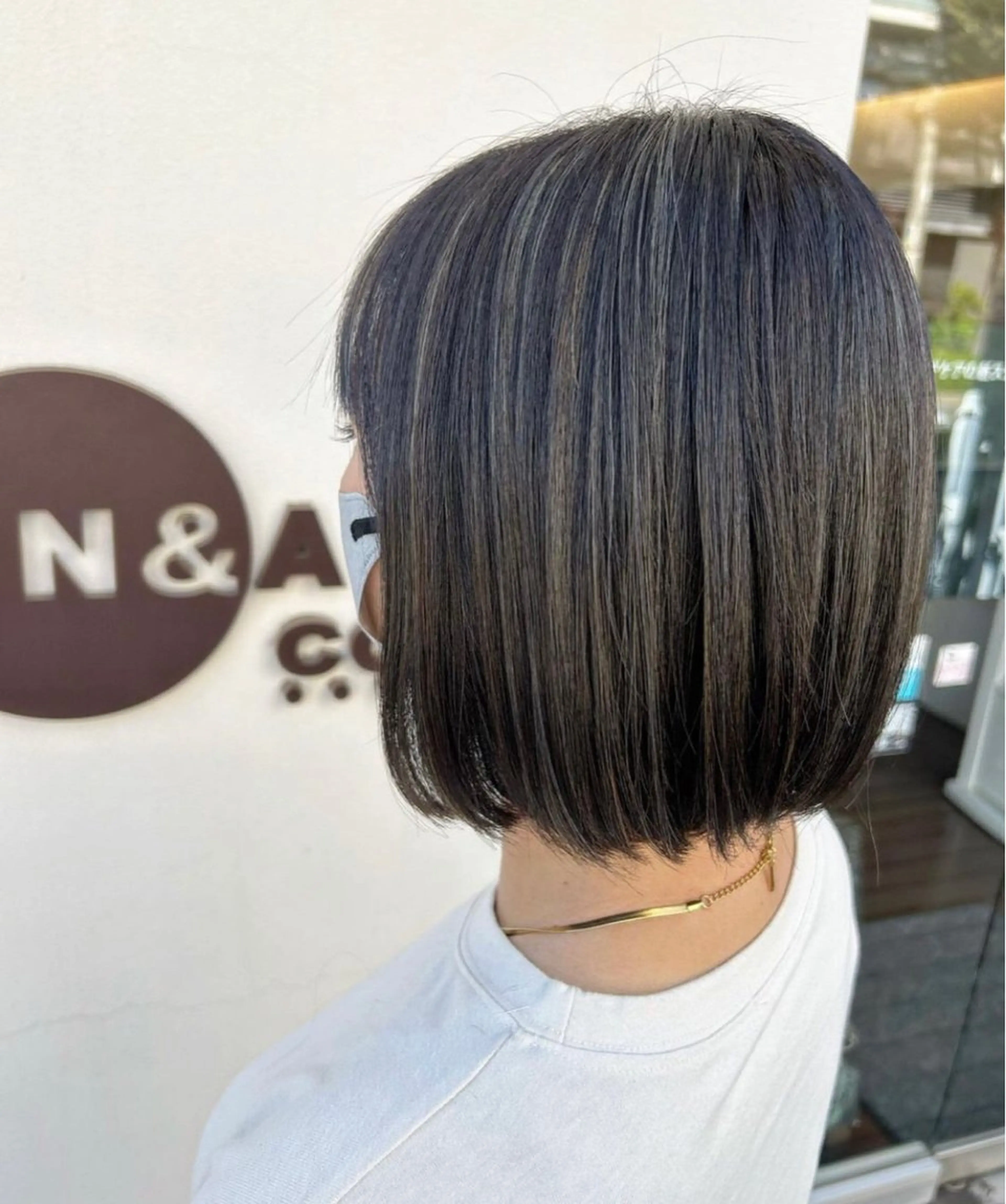 ミディアム ボブ ハイライト N&A CONTi所属・阿部 桃花のヘアスタイル