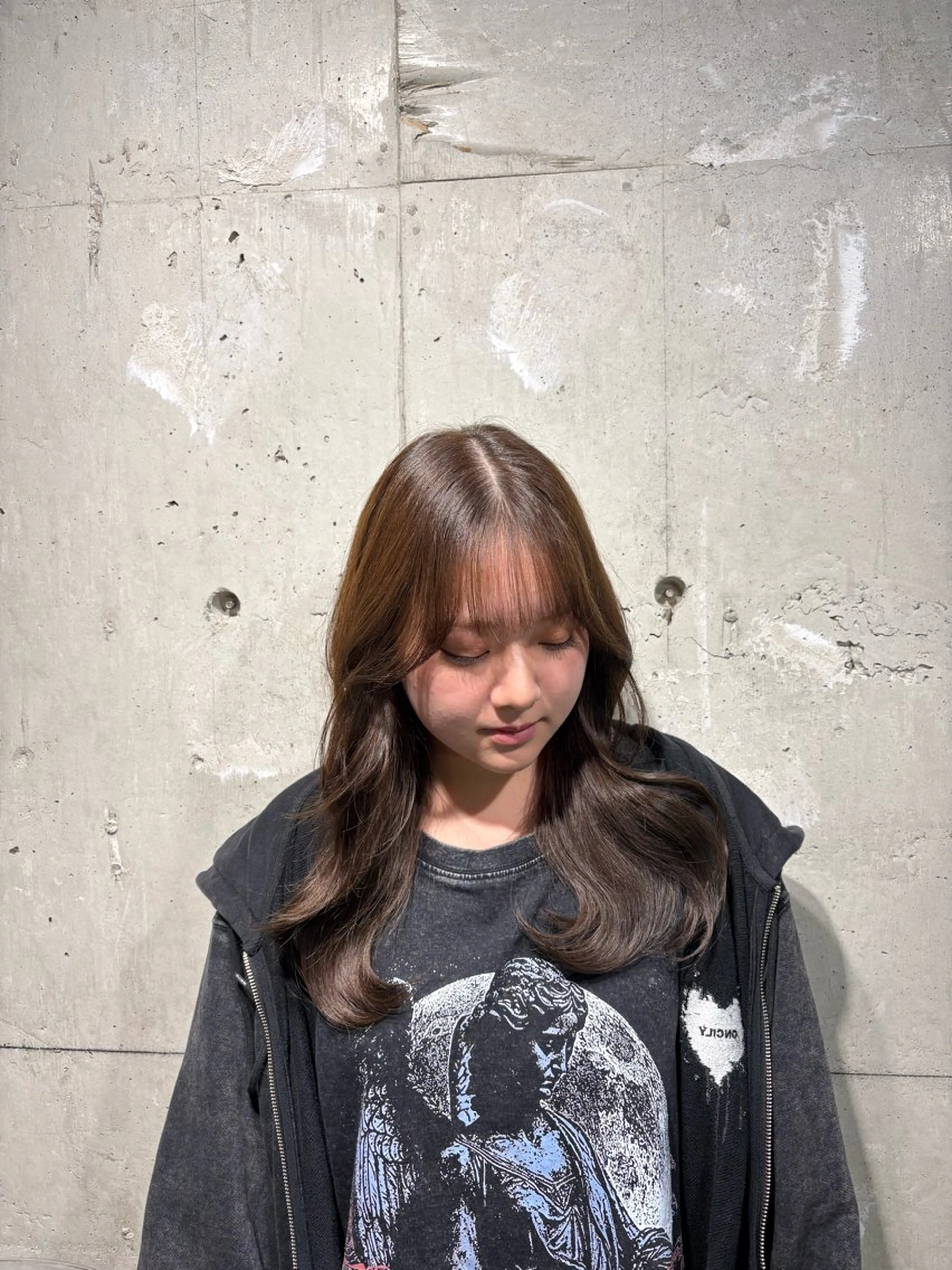 カラー ヘアカラー 透明感ベージュ🤎 ナチュラルレイヤーのヘアスタイル