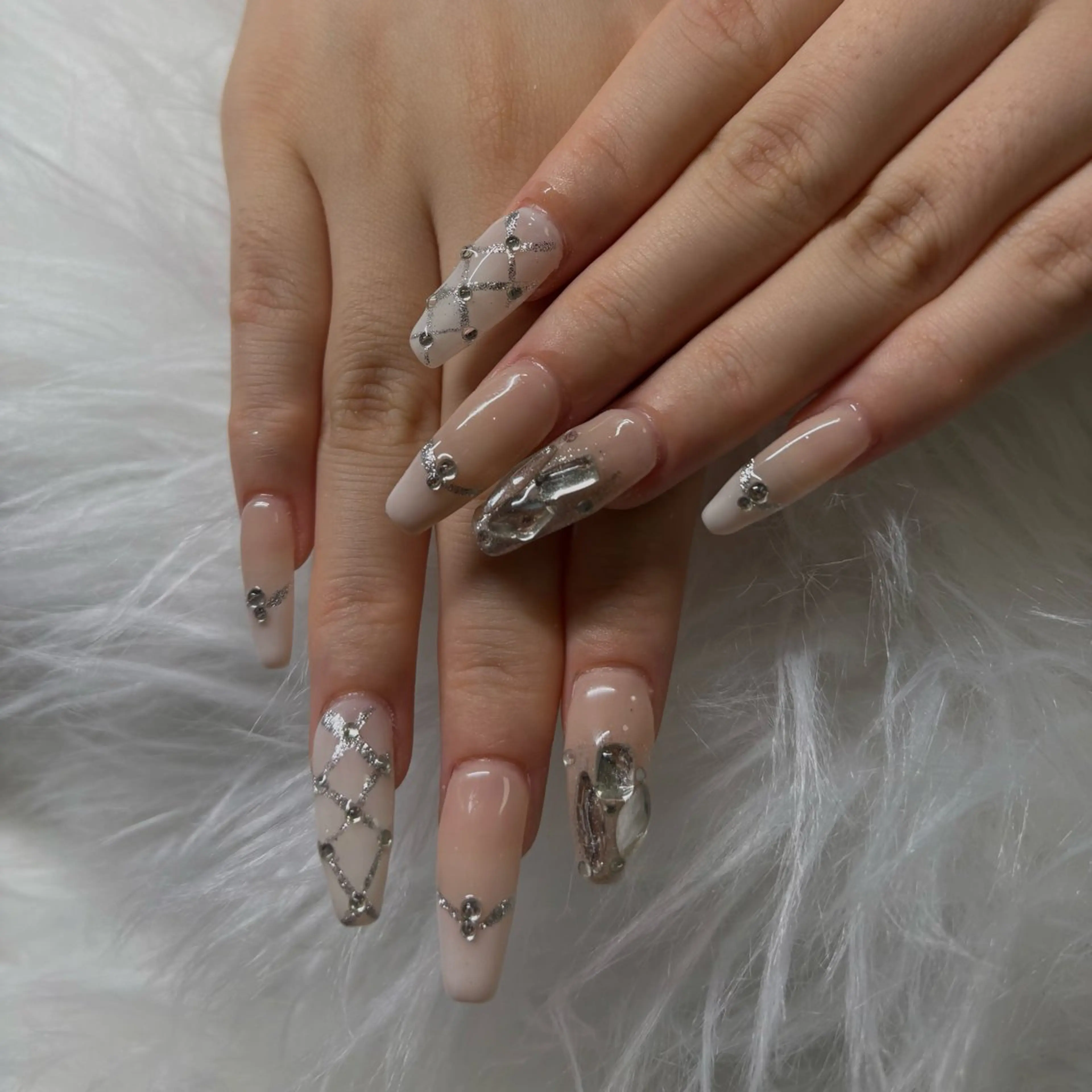 ネイル アートネイル 長さ出し フットネイル ハート キラキラネイル Vante梅田店所属・vante_aimi .パラジェル取扱店のネイルデザイン