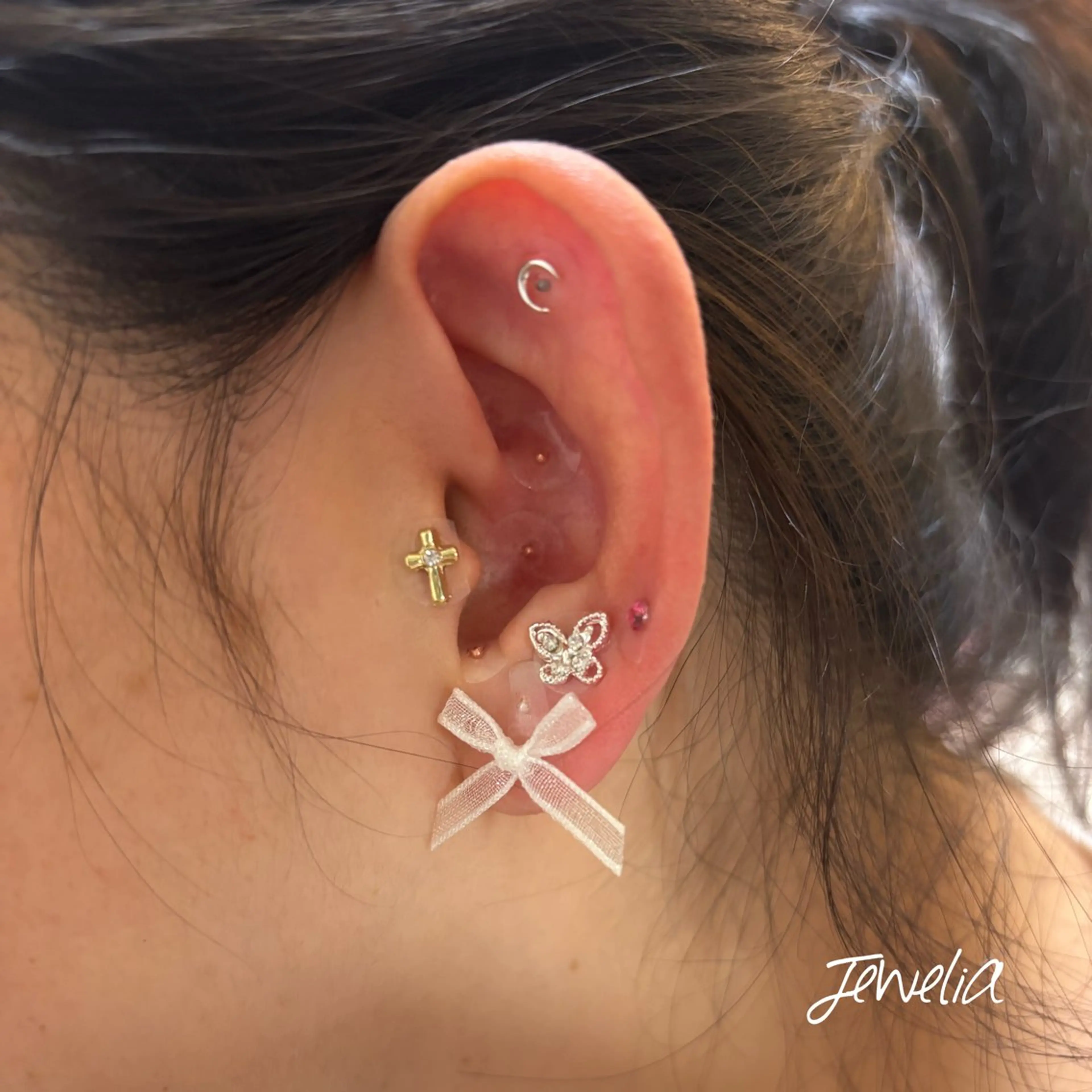 耳つぼジュエリーつけ放題の写真