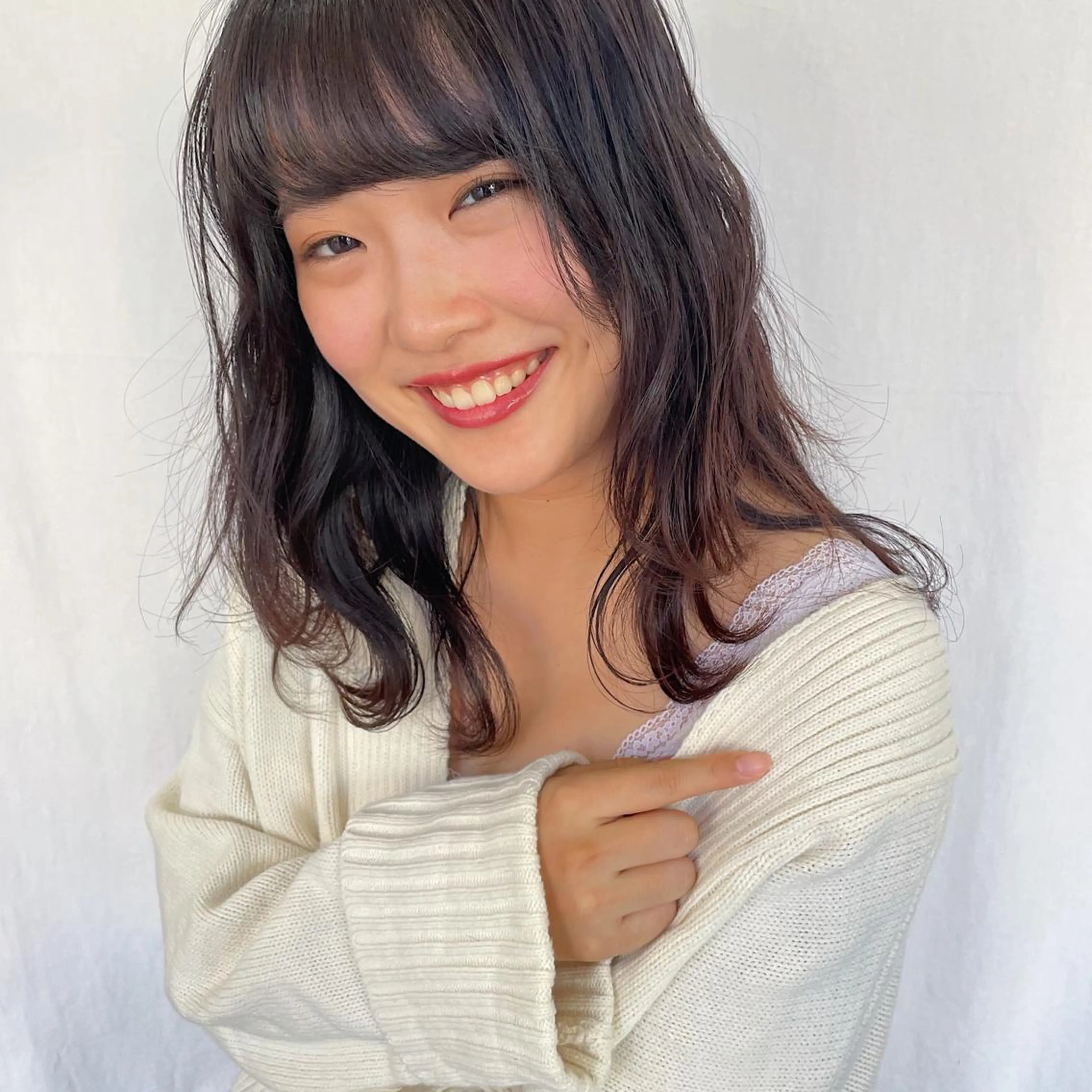 ミディアム カラー レイヤーカット Kouta/似合わせ /パーマ/カラーのヘアスタイル