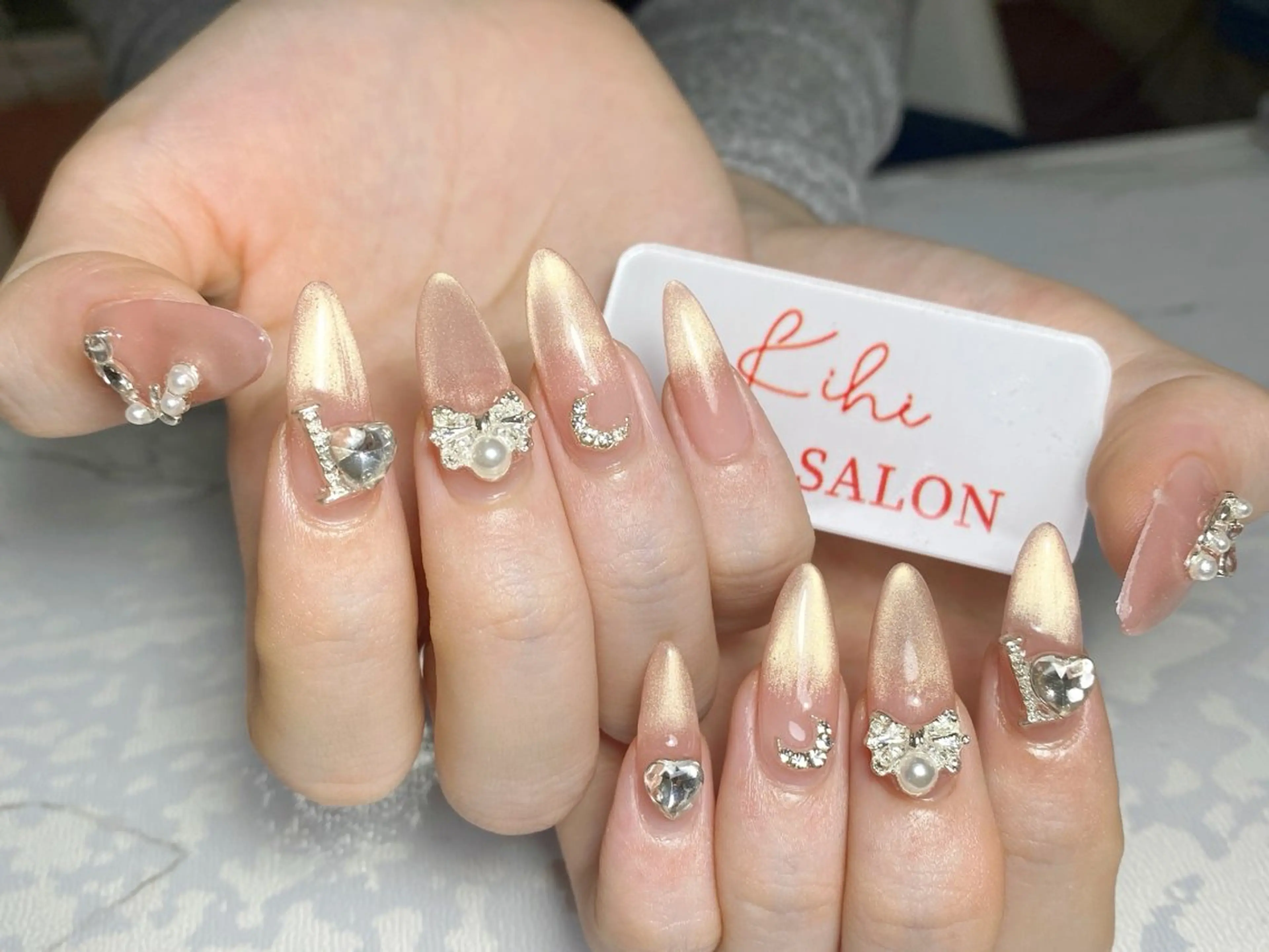 ネイル アートネイル フレンチネイル ジェルネイル グラデーション 韓国ネイル ハンドネイル ハンドケア さくら💮💮 【オフ無料】のネイルデザイン