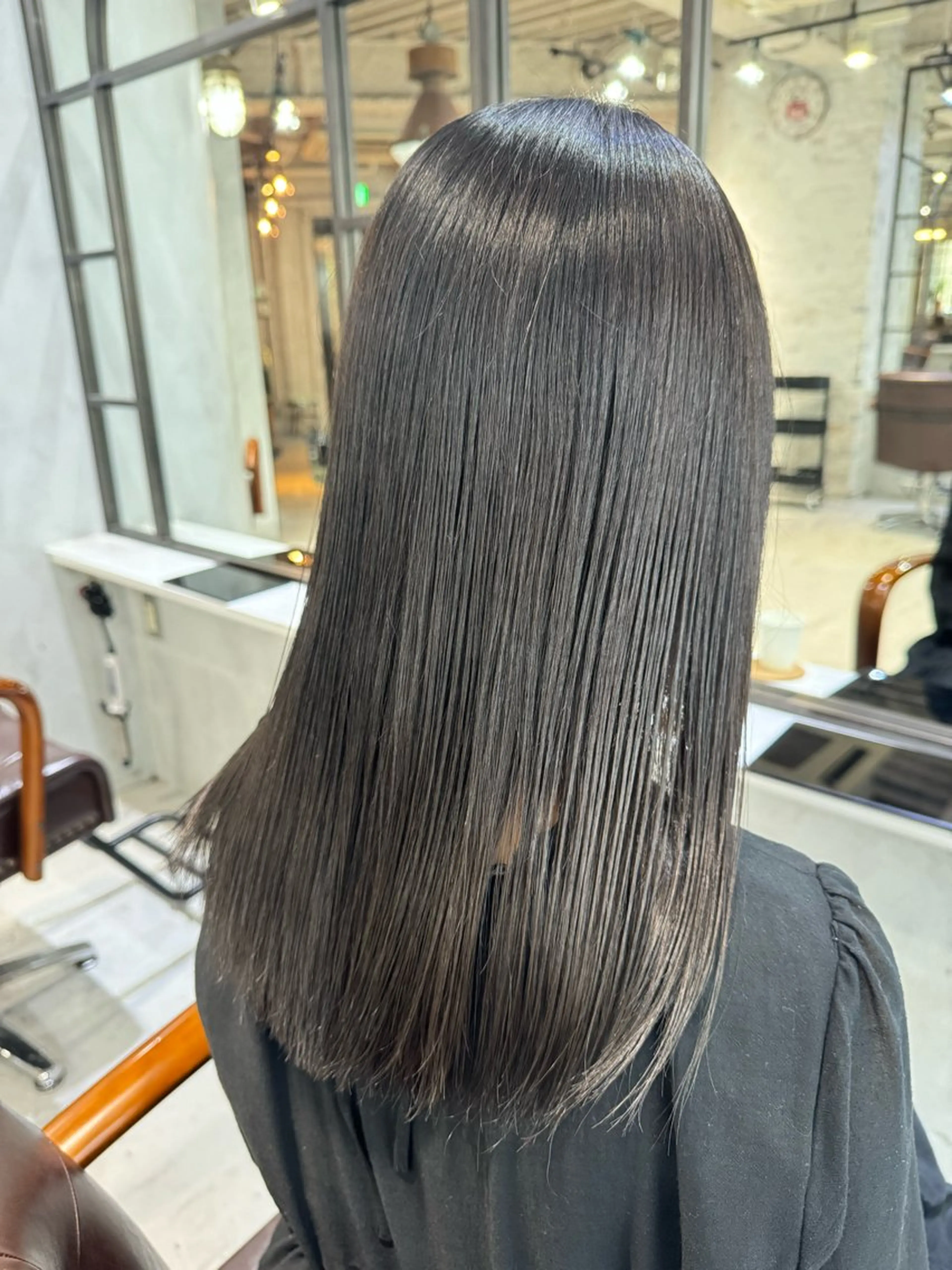 セミロング カラー 髪質改善/縮毛矯正/ 艶髪/春山良太のヘアスタイル