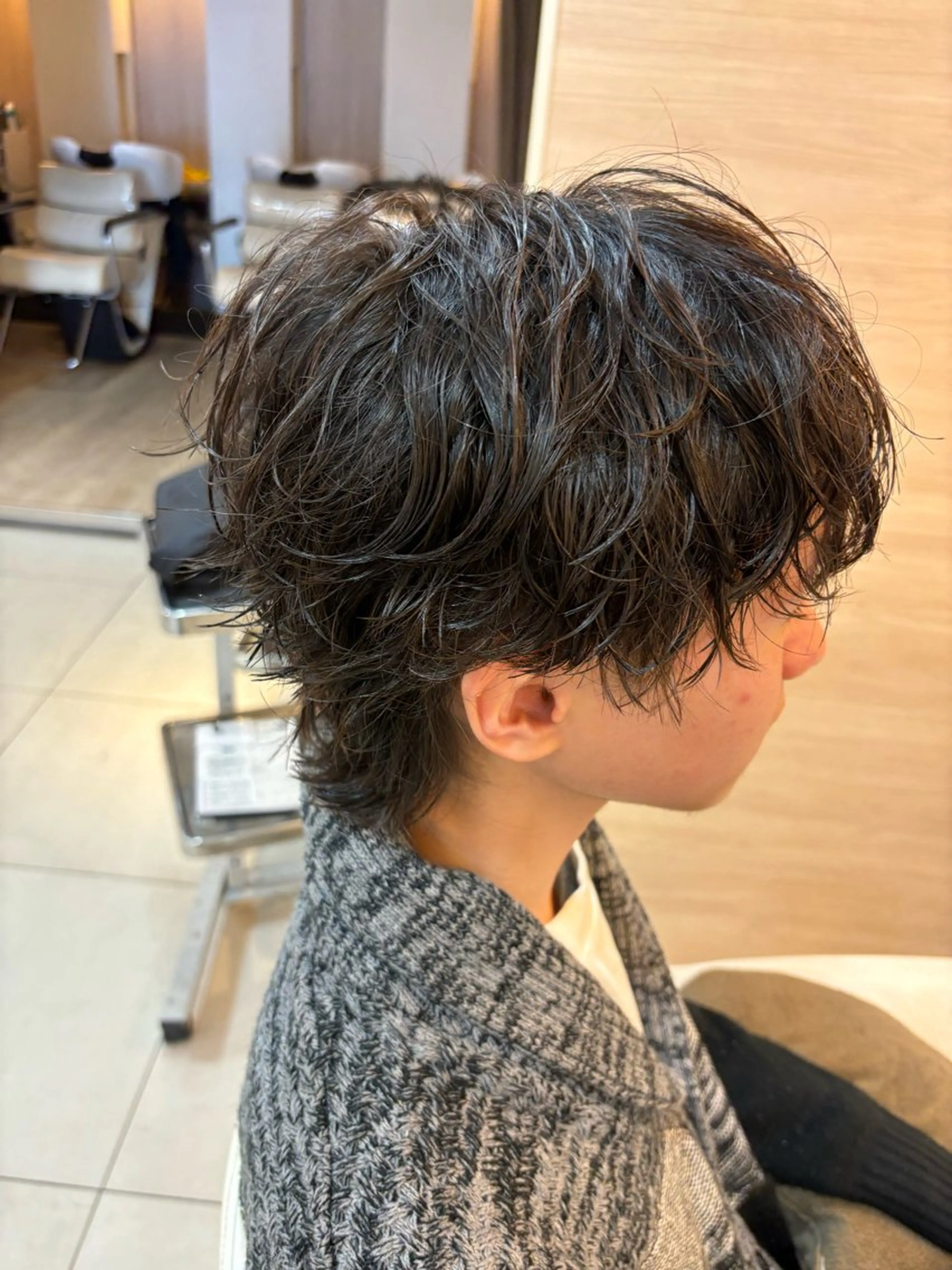 ミディアム カラー パーマ ヘアアレンジ メンズ キッズ ミディアムパーマ アップバング センターパート メンズハイライト カルマパーマ 🫧Selene SHOGO🫧のヘアスタイル