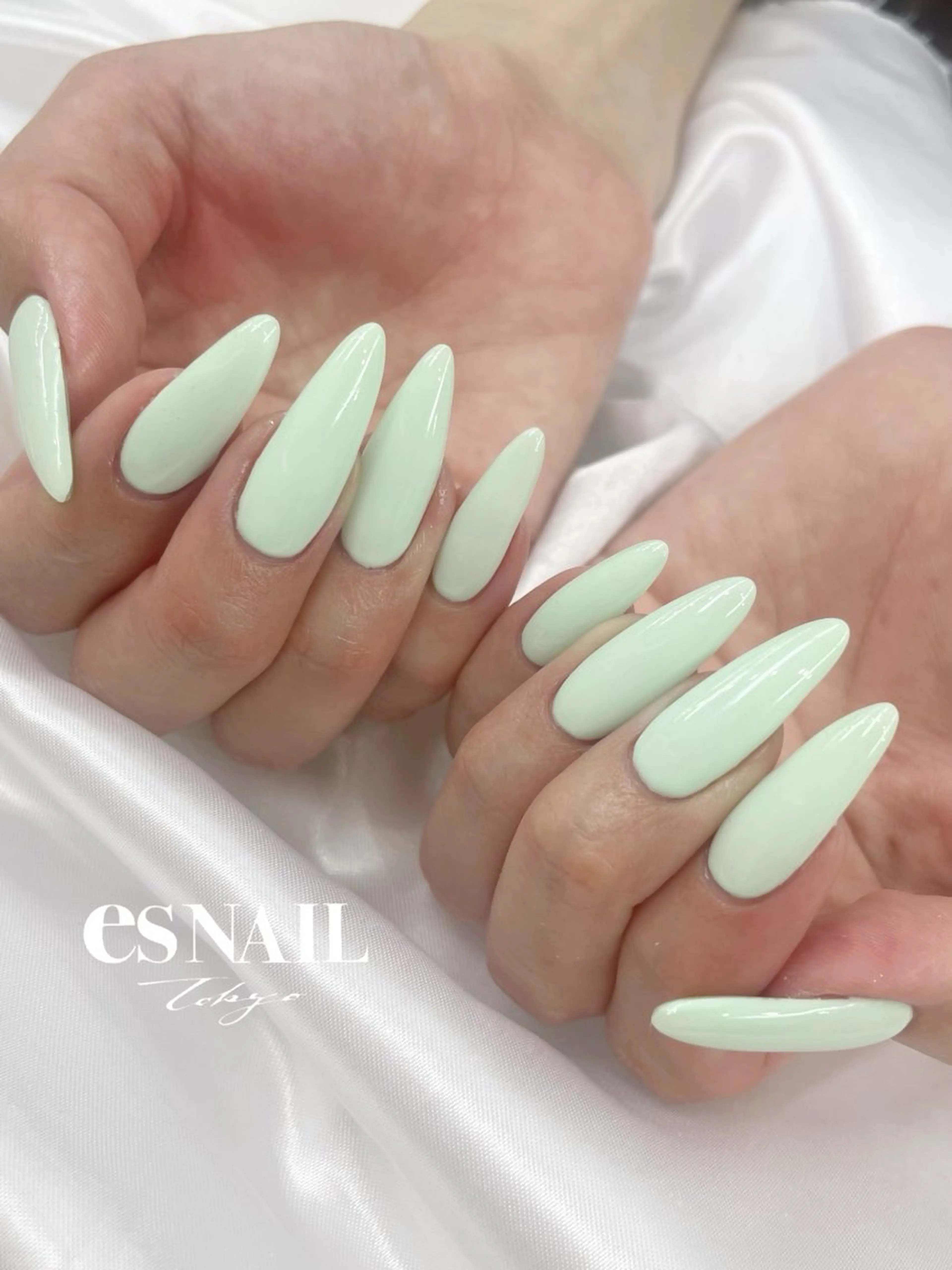 ネイル 長さ出し ハンドネイル 中山 梨花のネイルデザイン