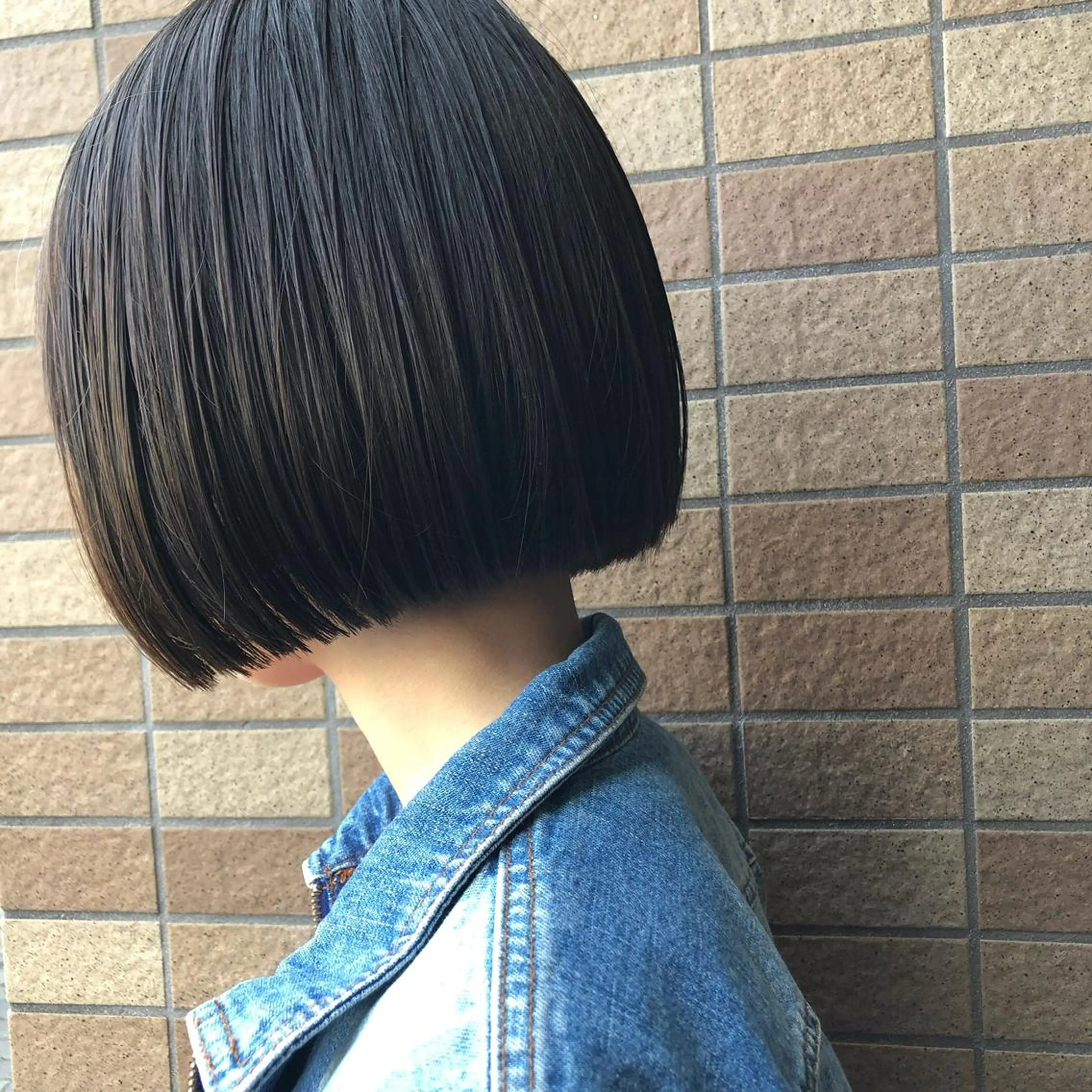 ショート カット StellA所属・アートディレクター ワダヒサノリのヘアスタイル