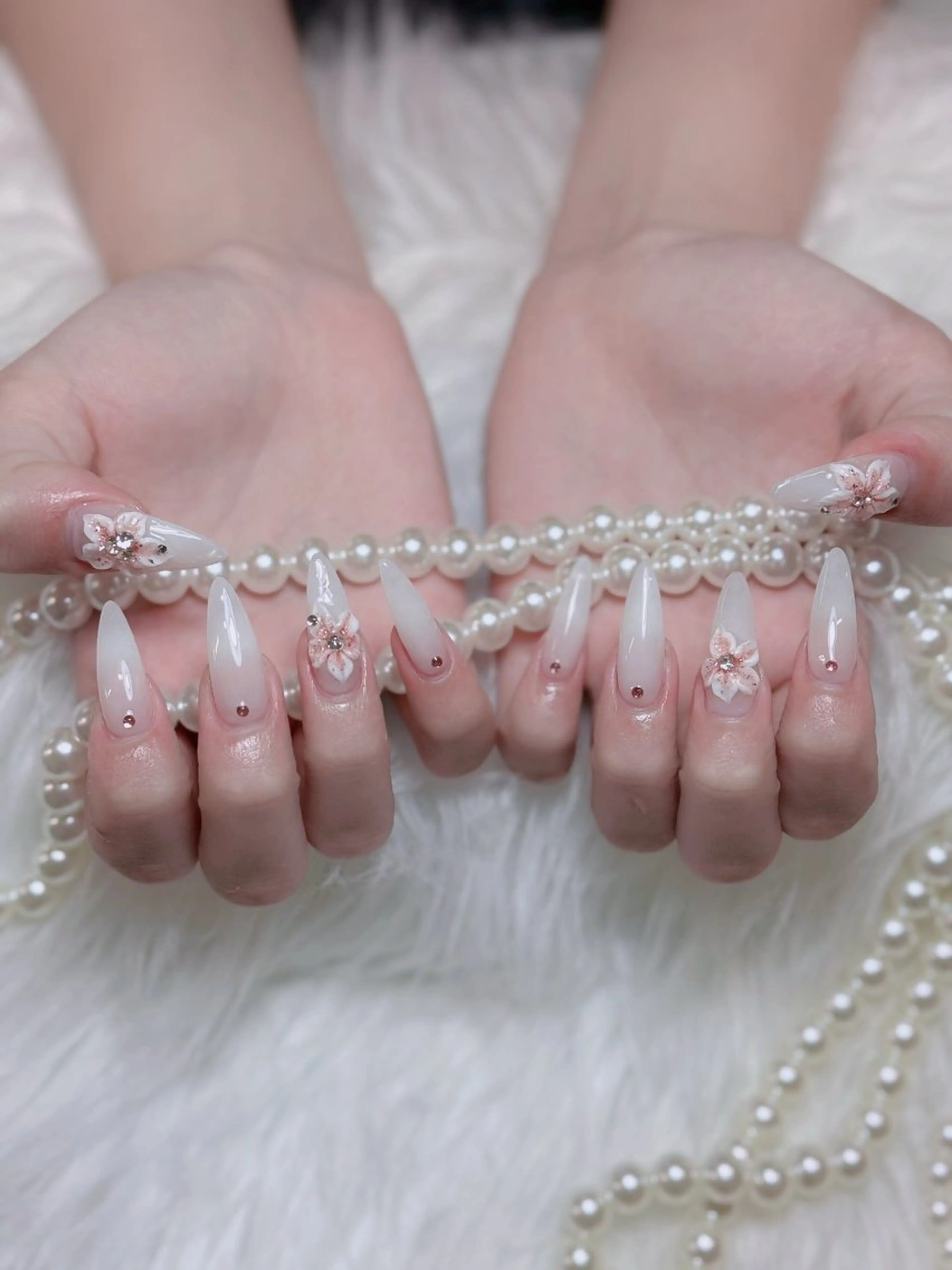 ネイル オーロラネイル チークネイル フットネイル フレンチネイル 韓国ネイル ハンドネイル Lumi Nailのネイルデザイン