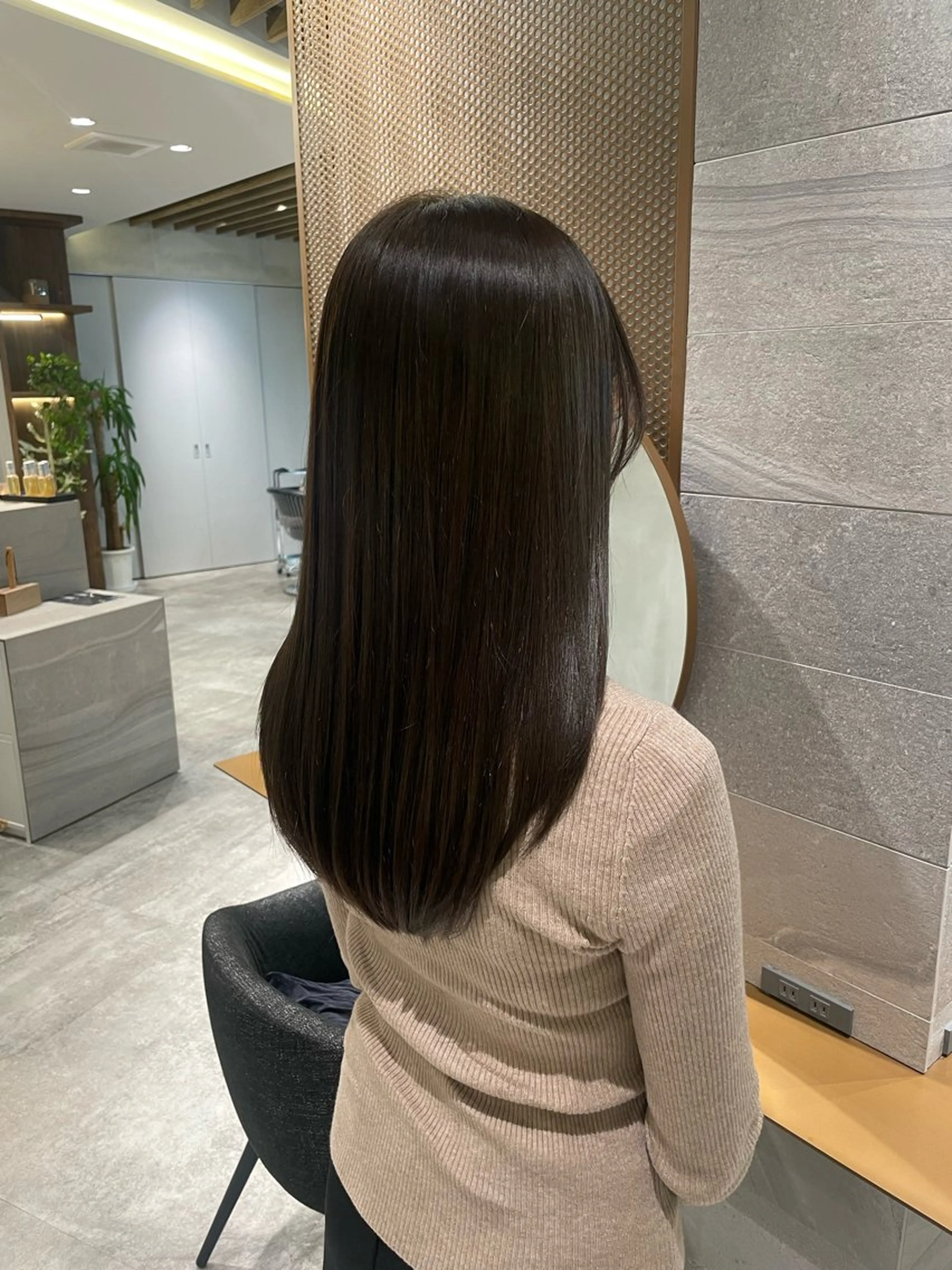 セミロング Toiro 新宿所属・新宿/新宿三丁目 yuinaのヘアスタイル
