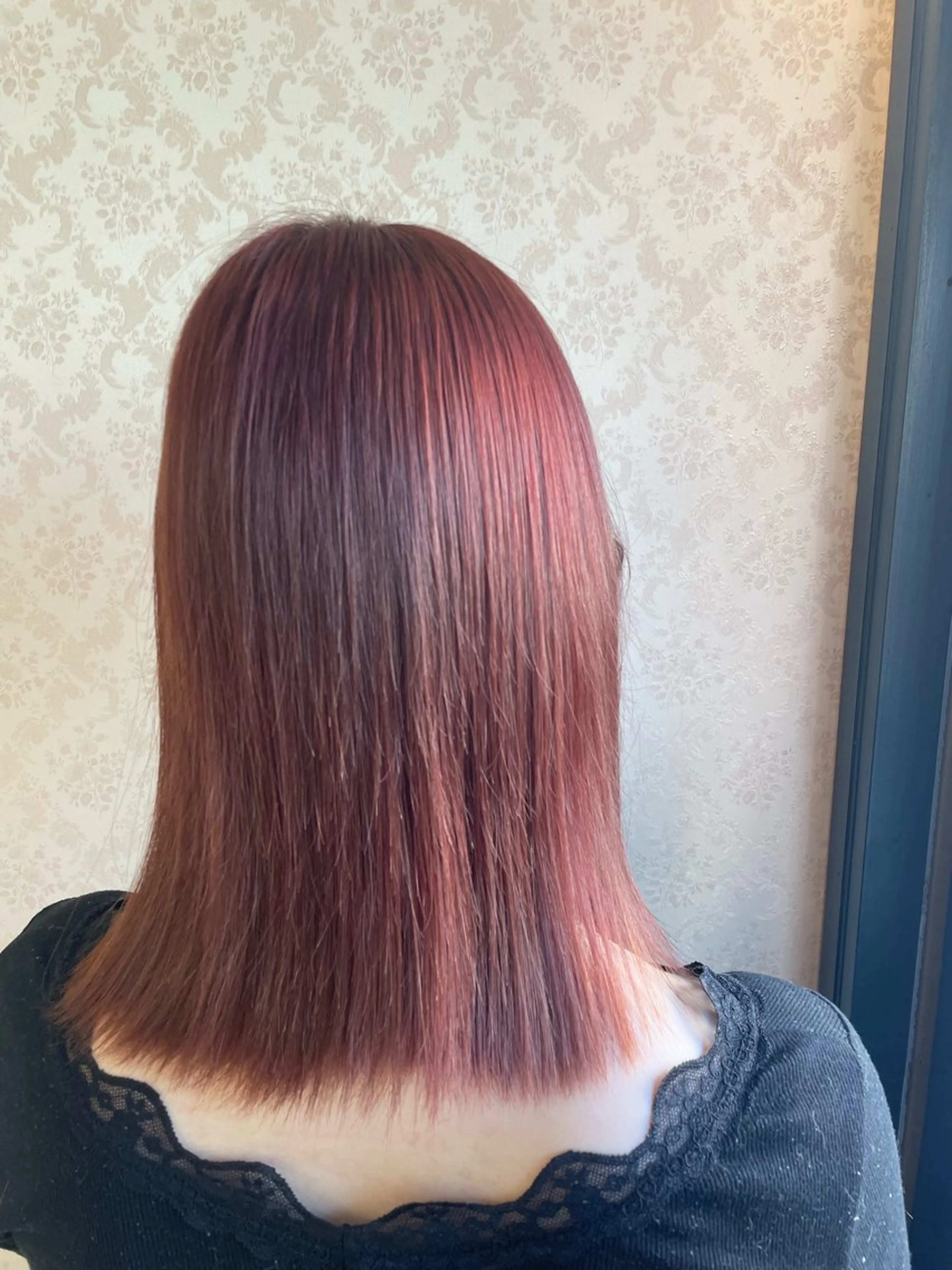 セミロング カラー ヒヨシ ルナのヘアスタイル