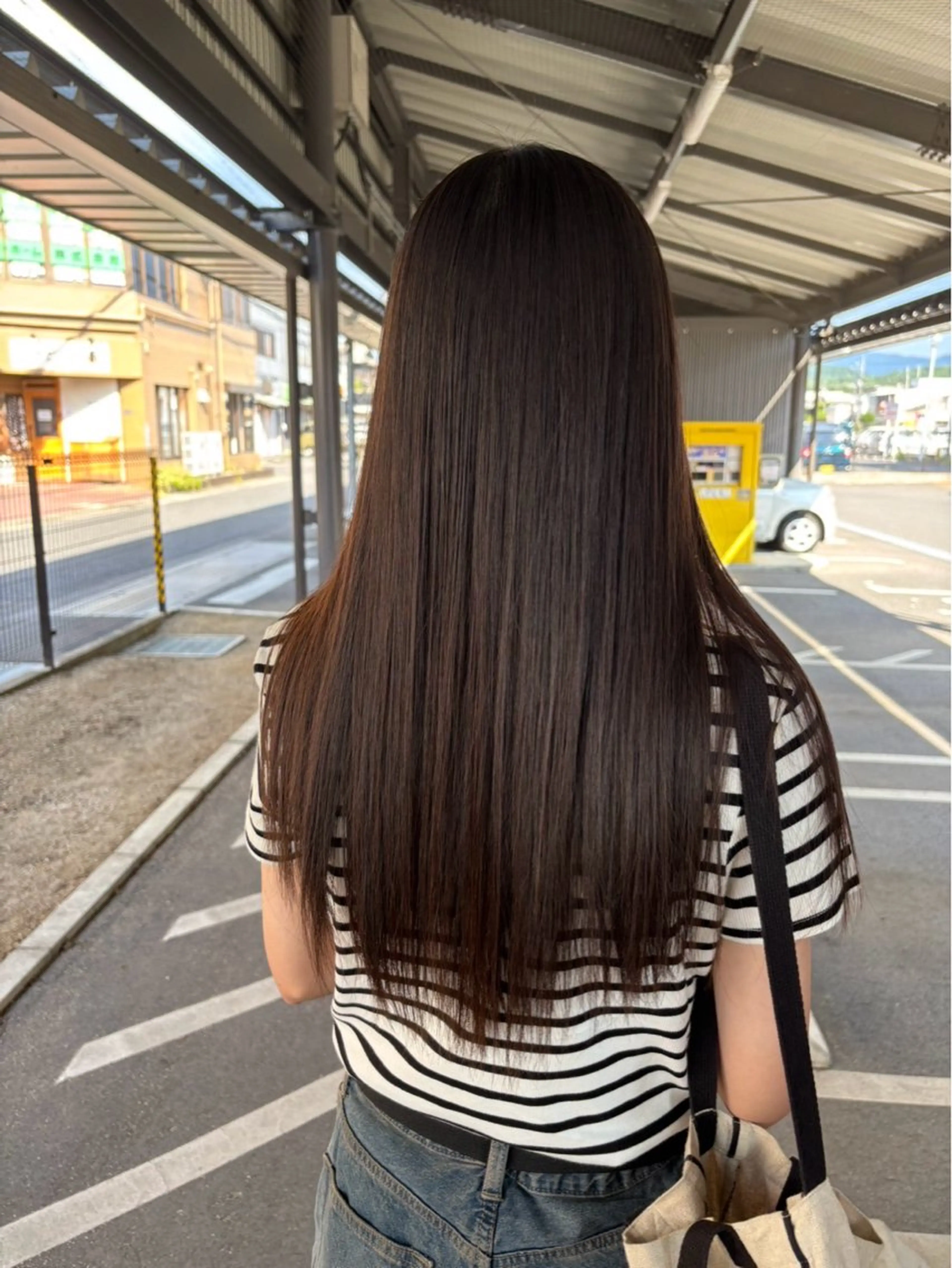 ミディアム 宮田 桃奈のヘアスタイル