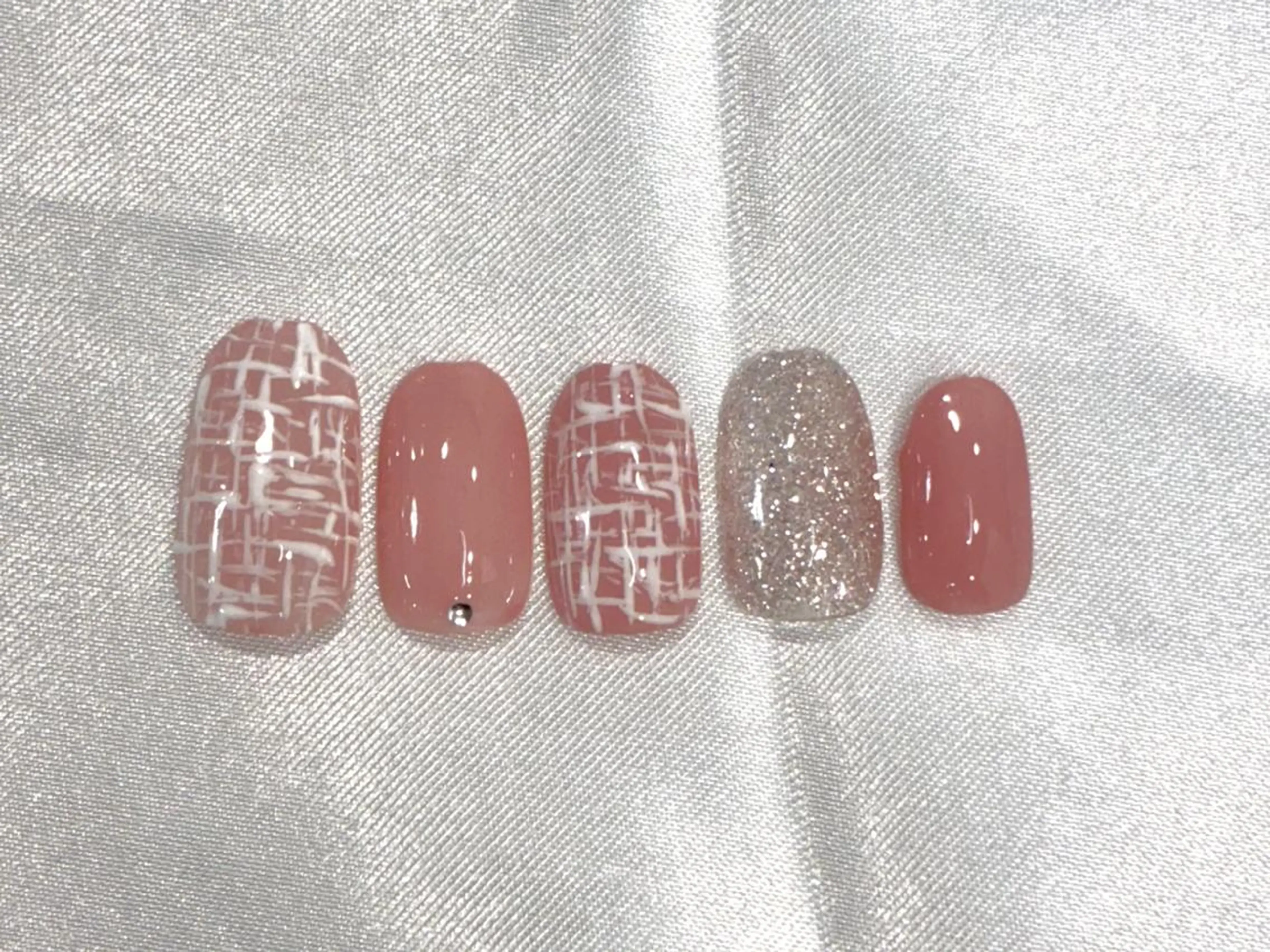 ネイル ハンドネイル １アイ&ネイルサロン リスブラン銀座新富町のネイルデザイン