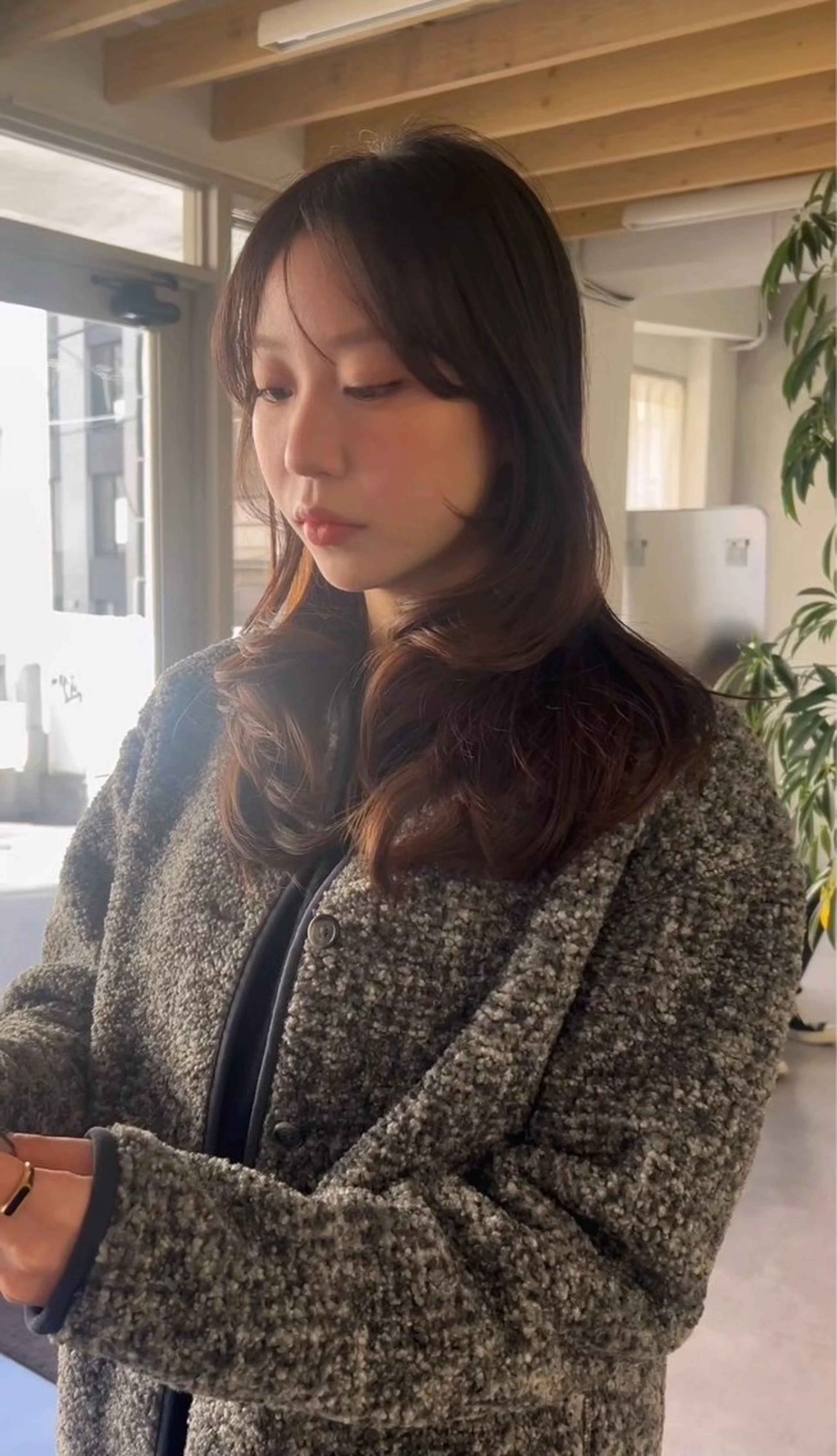 セミロング 韓国風ヘア レイヤーカット 似合わせカット 小顔カット ウルフカット 艶レイヤー🍊 加藤隆也のヘアスタイル