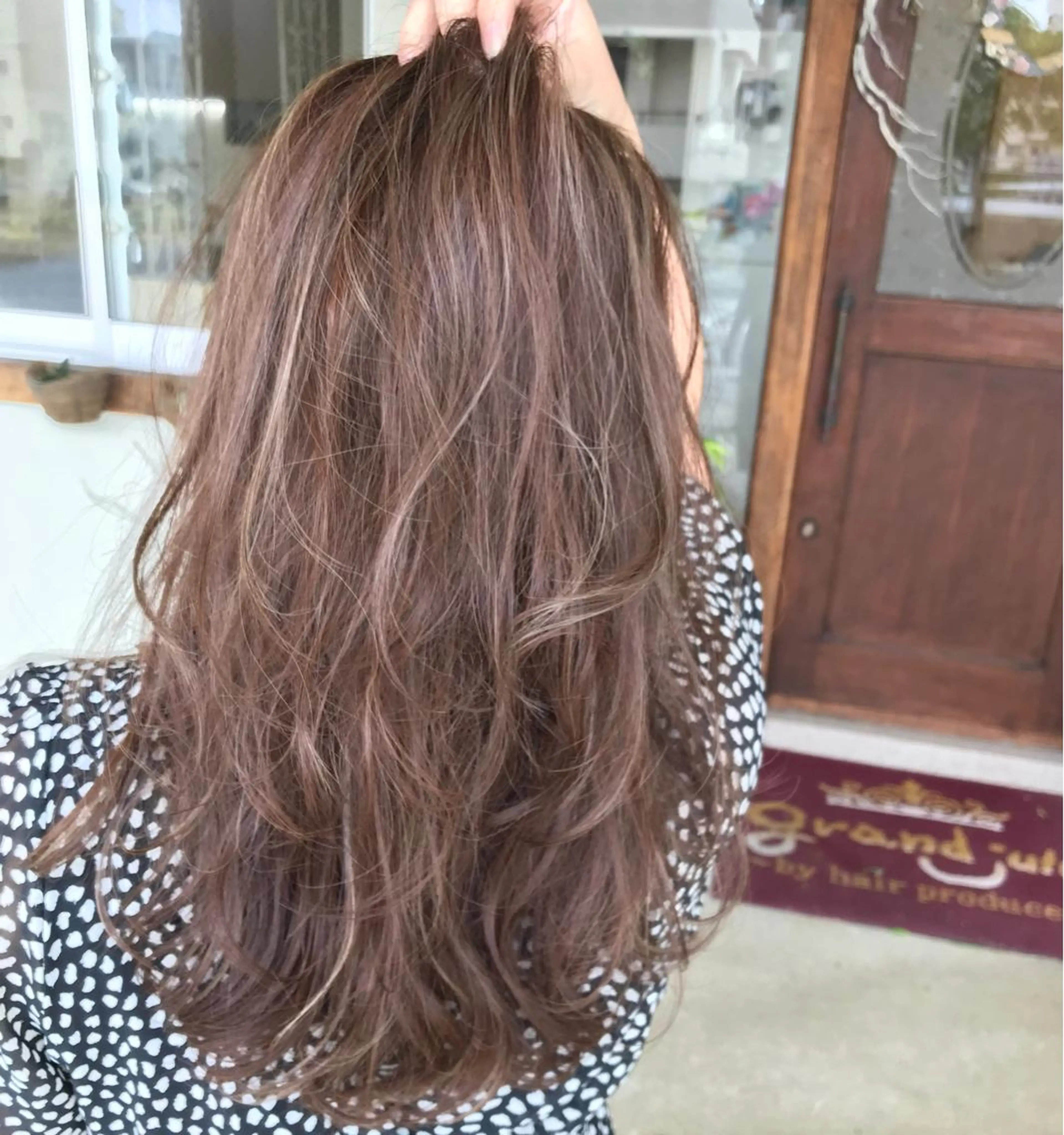 ロング カラー イルミナカラー カット ヘアカラー トリートメント grand juteのヘアスタイル