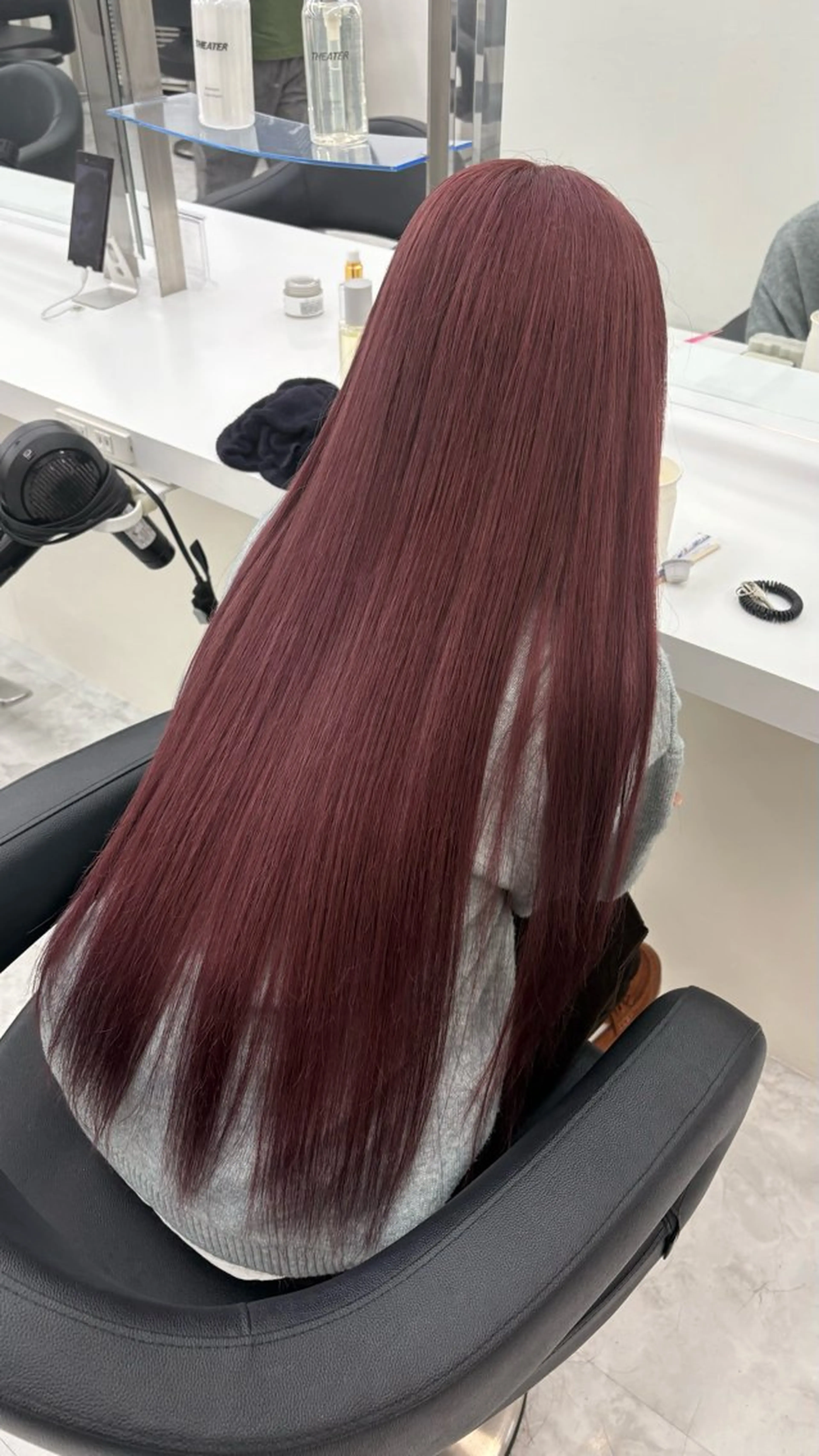 ロング カラー 🖤ハイトーン× レイヤー🖤SARAのヘアスタイル