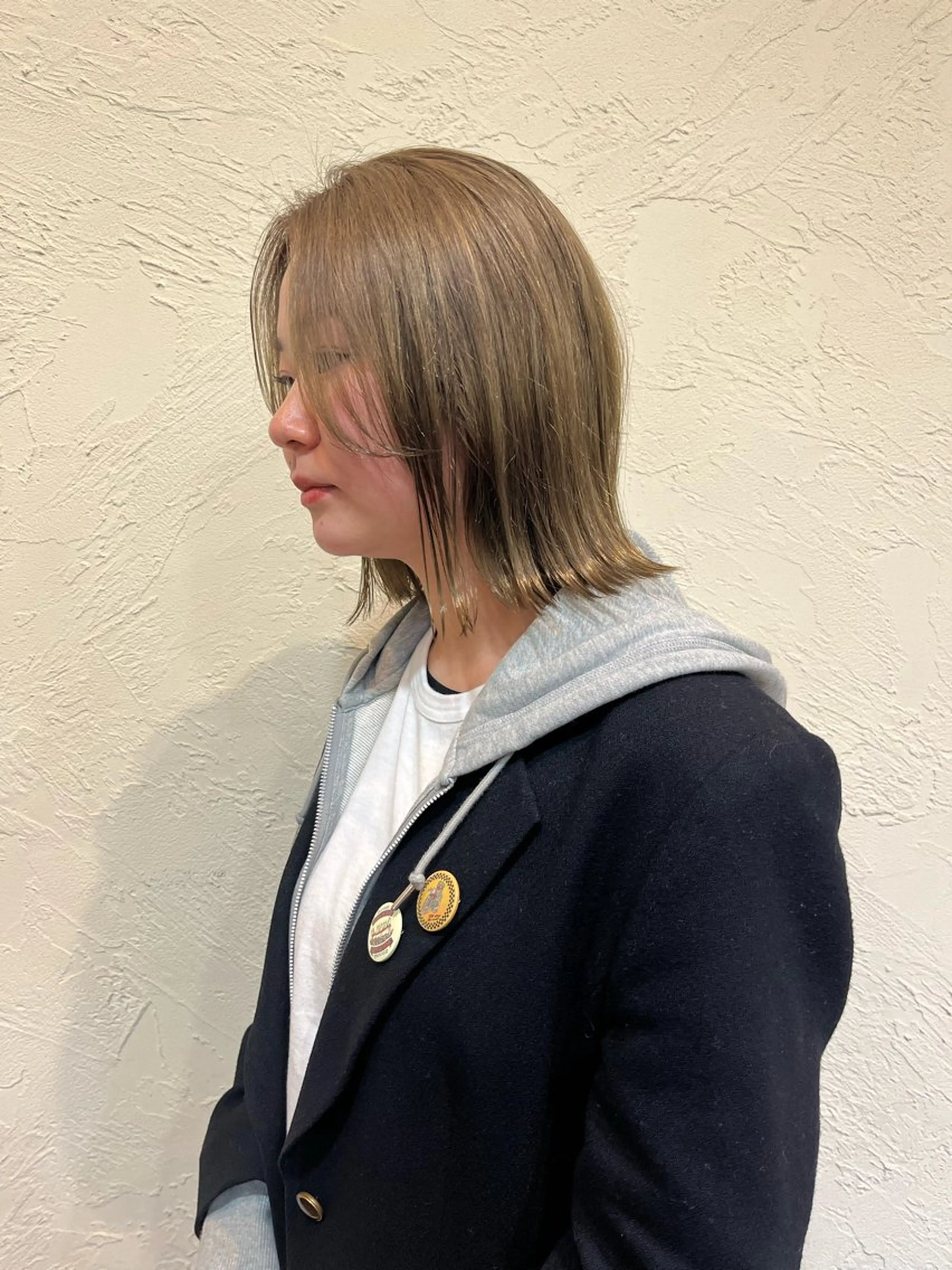 ミディアム カラー ベージュカラー ブリーチ 透明感カラー オリーブベージュ そね こまちのヘアスタイル