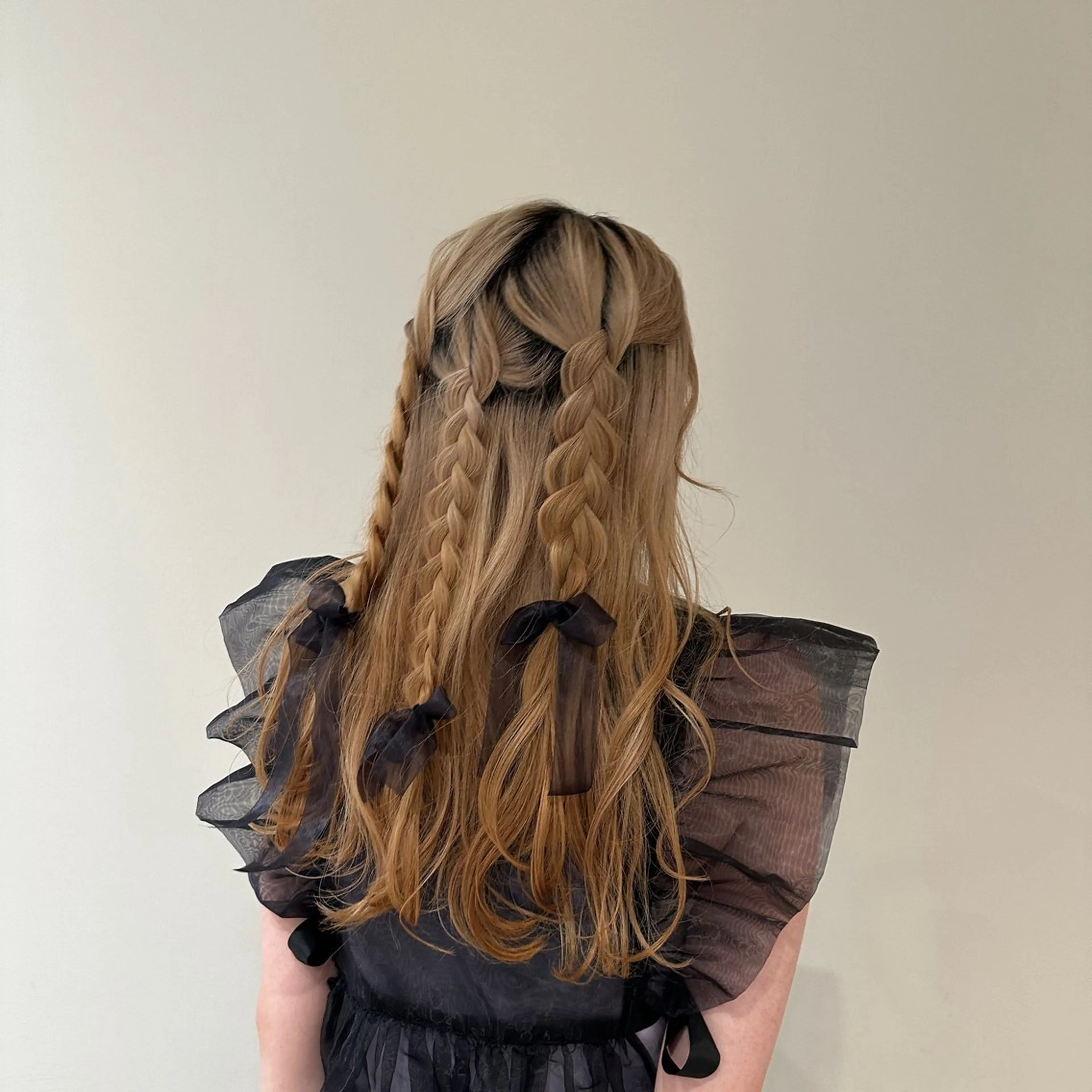 ロング ヘアアレンジ octo所属・梅澤 杏菜のヘアスタイル