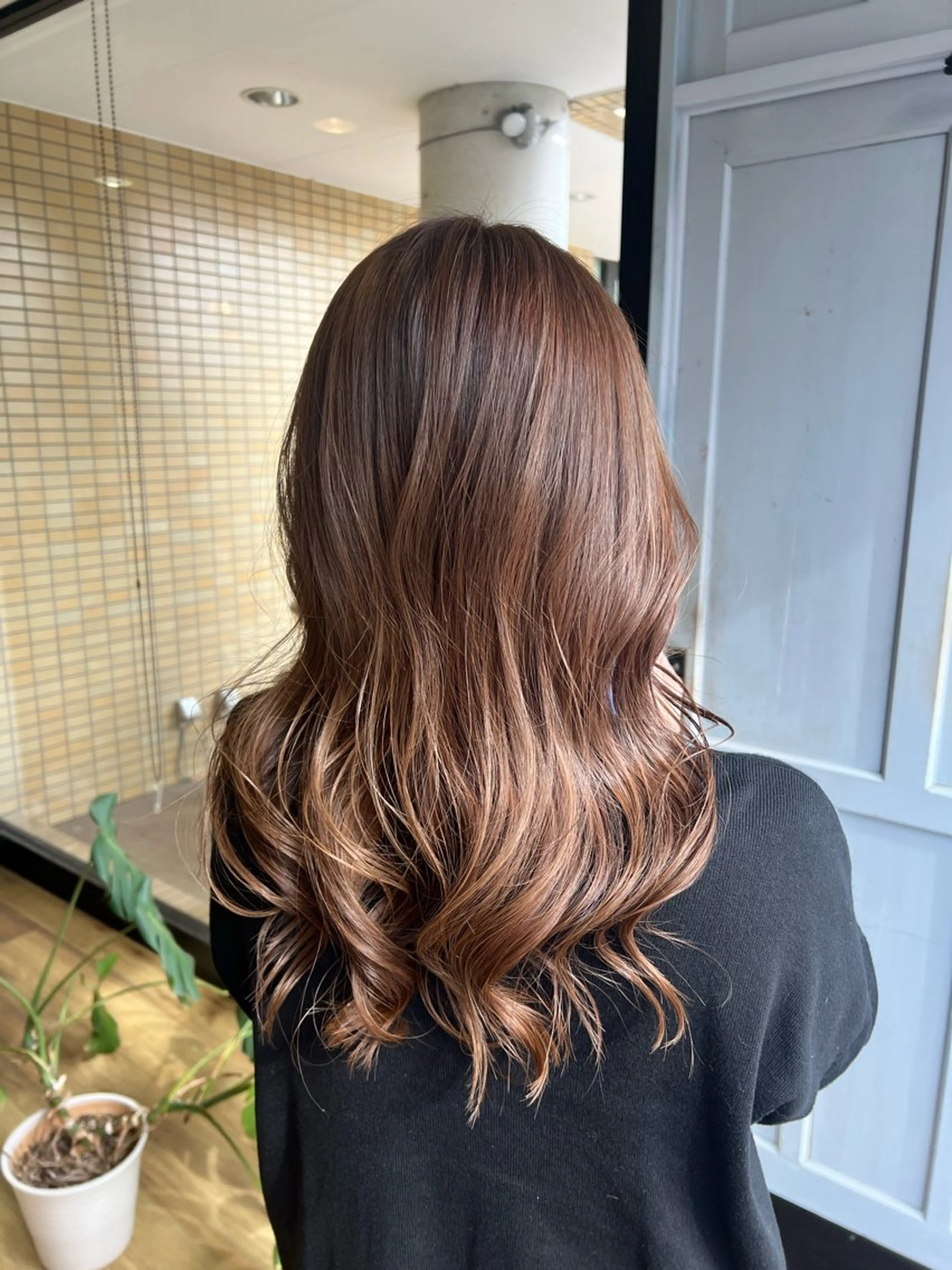 ロング カラー アッシュ アッシュブラウン ブラウンカラー ヘアカラー トリートメント ツキダテ ユイのヘアスタイル