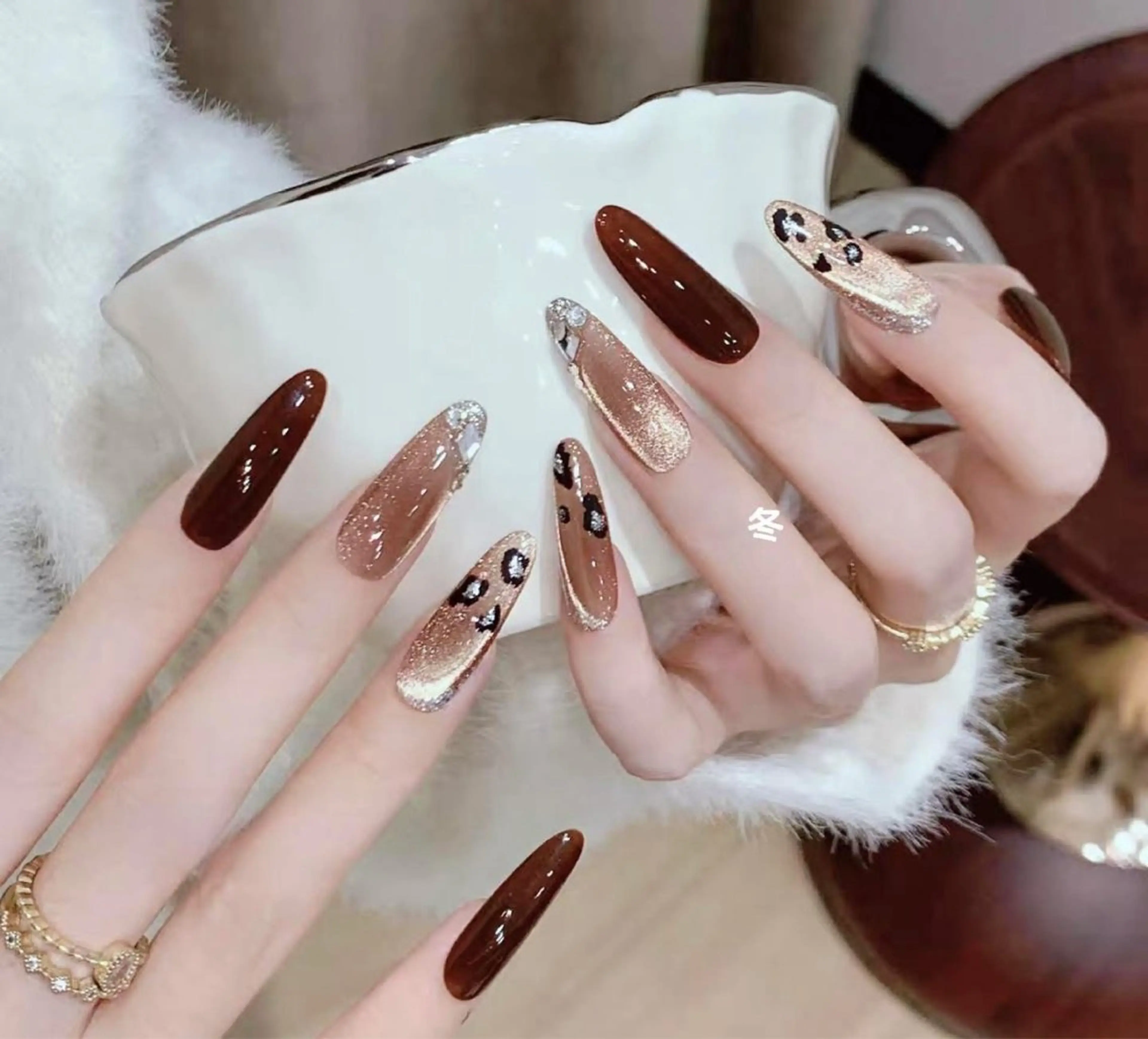 セミロング ハンドネイル Bibi beauty spa Osaka所属・Bibi nail Osakaのネイルデザイン