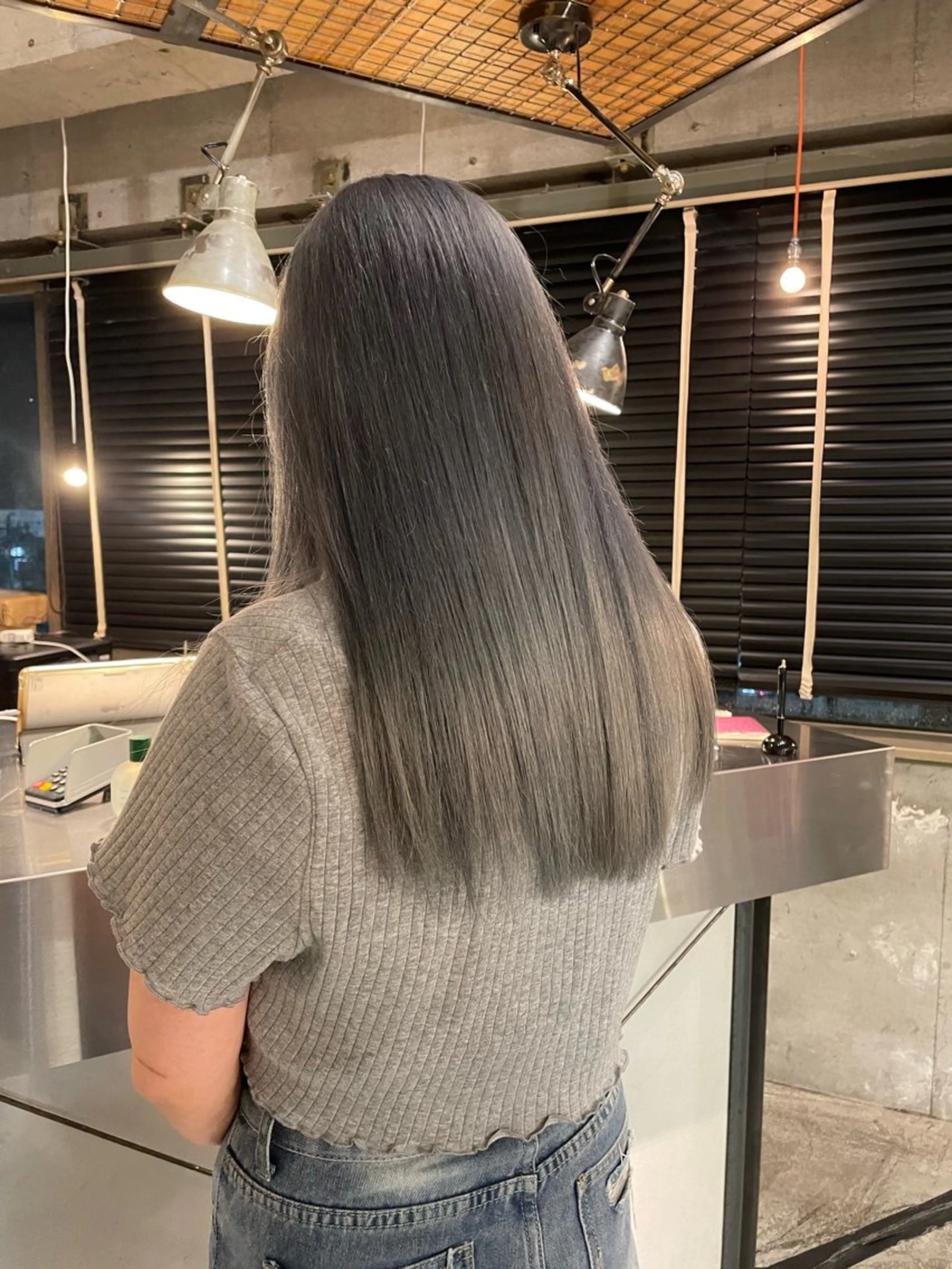 ロング カラー ブリーチ ブルーカラー シルバー ヘアカラー keen 立川のヘアスタイル