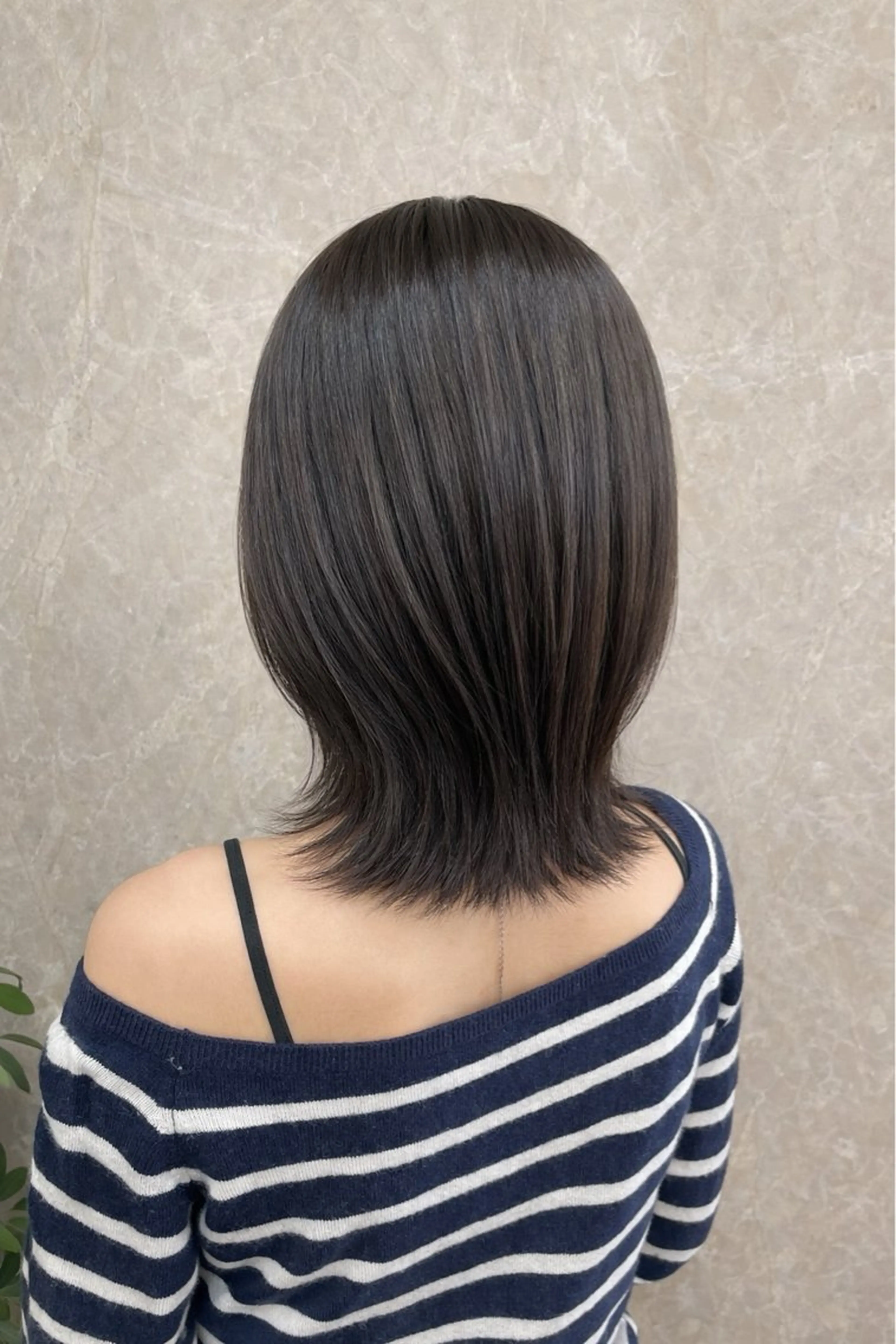 ミディアム カット ヘアカラー トリートメント 垢抜け透明感カラー 🌻篠崎梓🌻のヘアスタイル