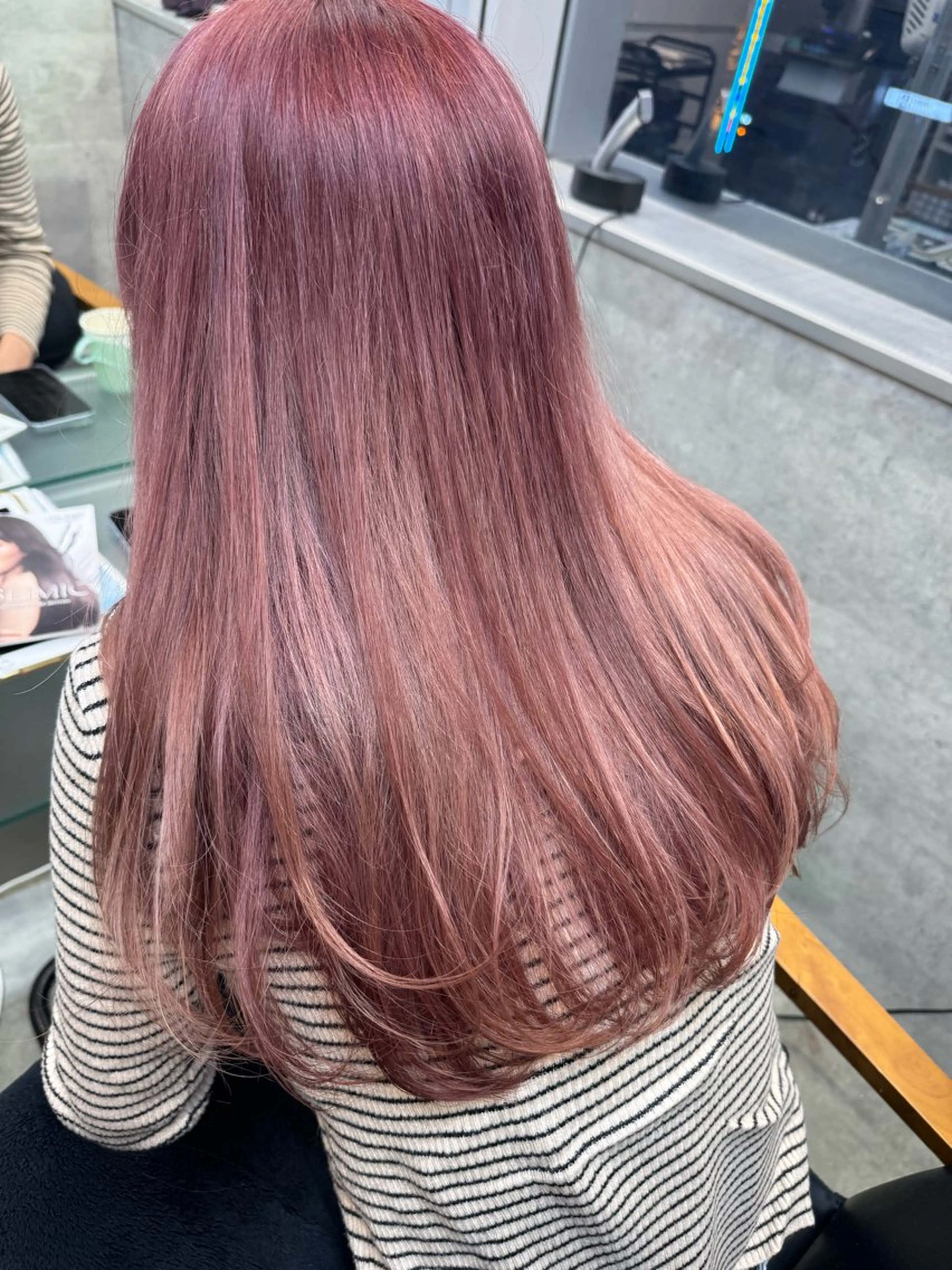 ロング 髪質改善 レイヤーカット トリートメント ヘアカラー CHARA Chalone池袋店所属・髪質改善池袋𓊆 大士𓊇ダブルカラーのヘアスタイル