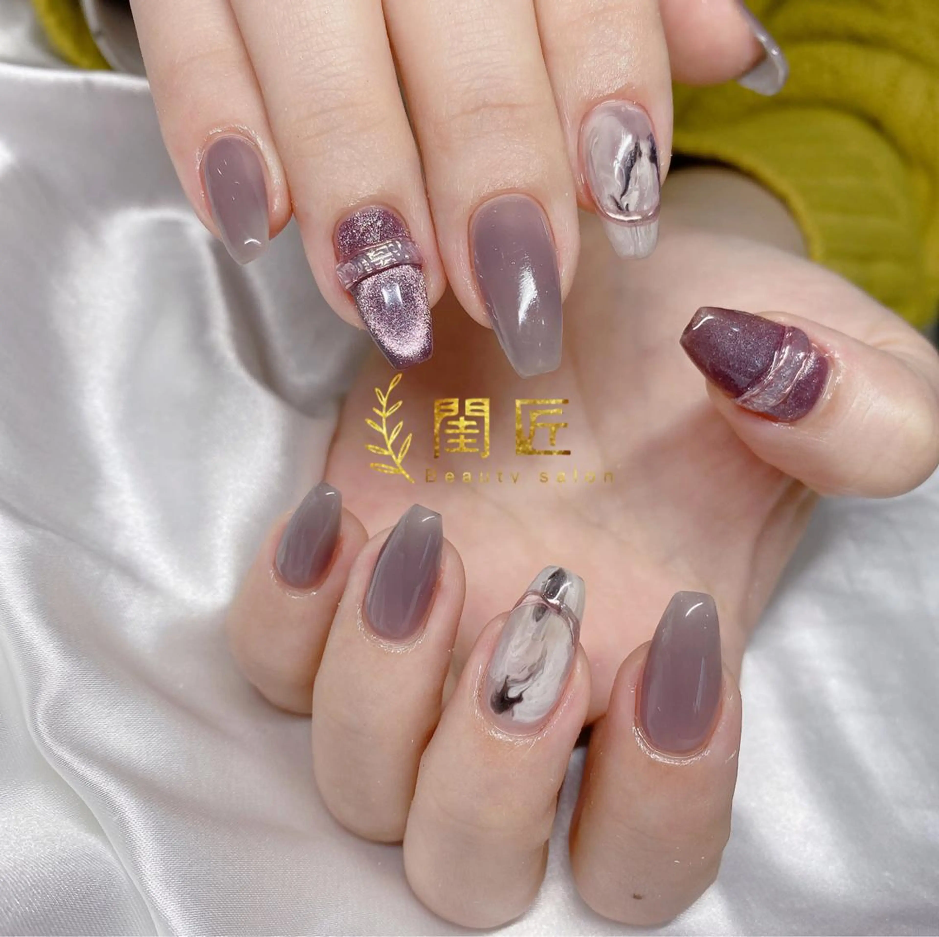 💅ハンドネイル人気no.2！シンプル持ち込みアート少なめコースワンカラー6本➕デザイン34本¥7380の写真