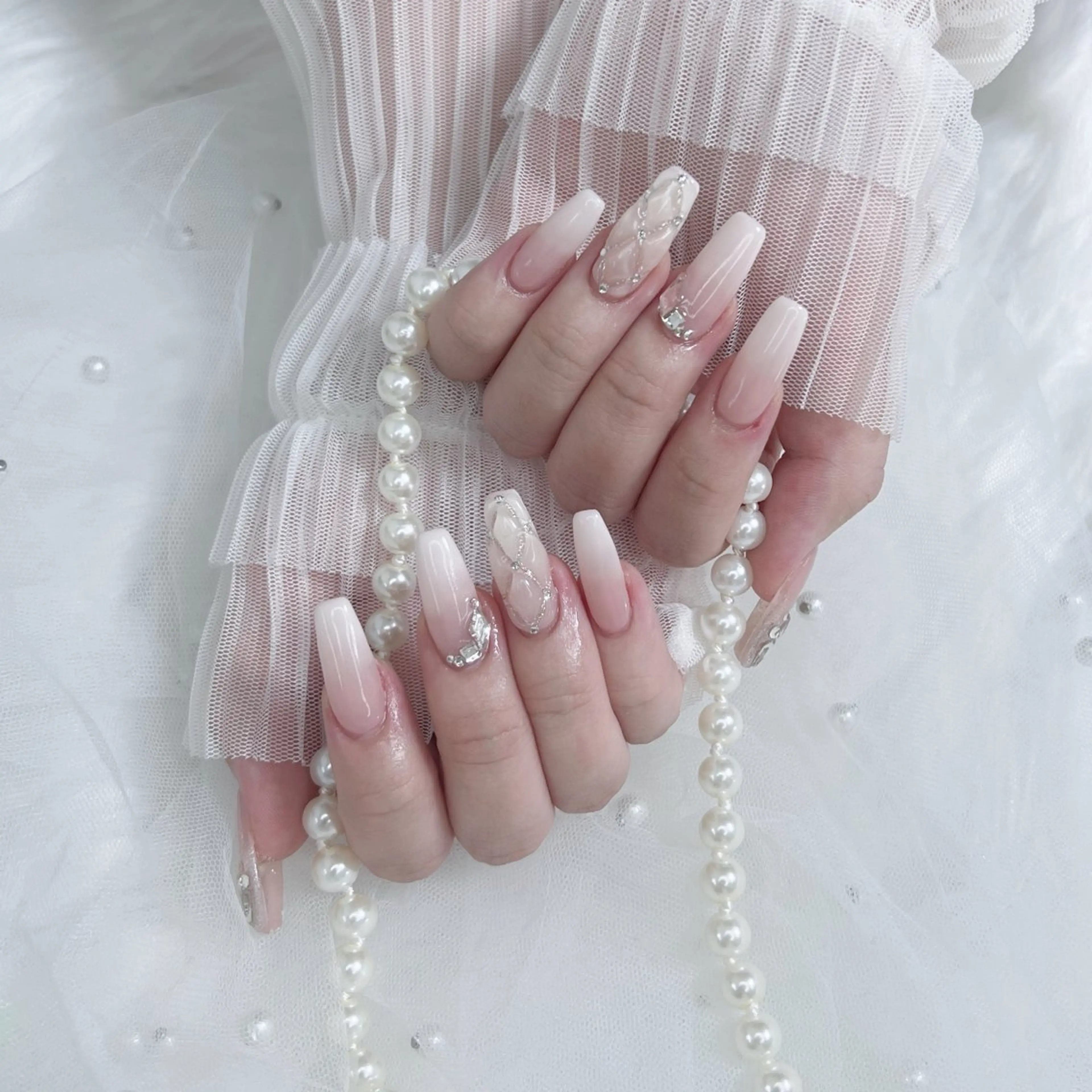 【オフあり】アートし放題+長さ出し(パーツ6本まで)の写真