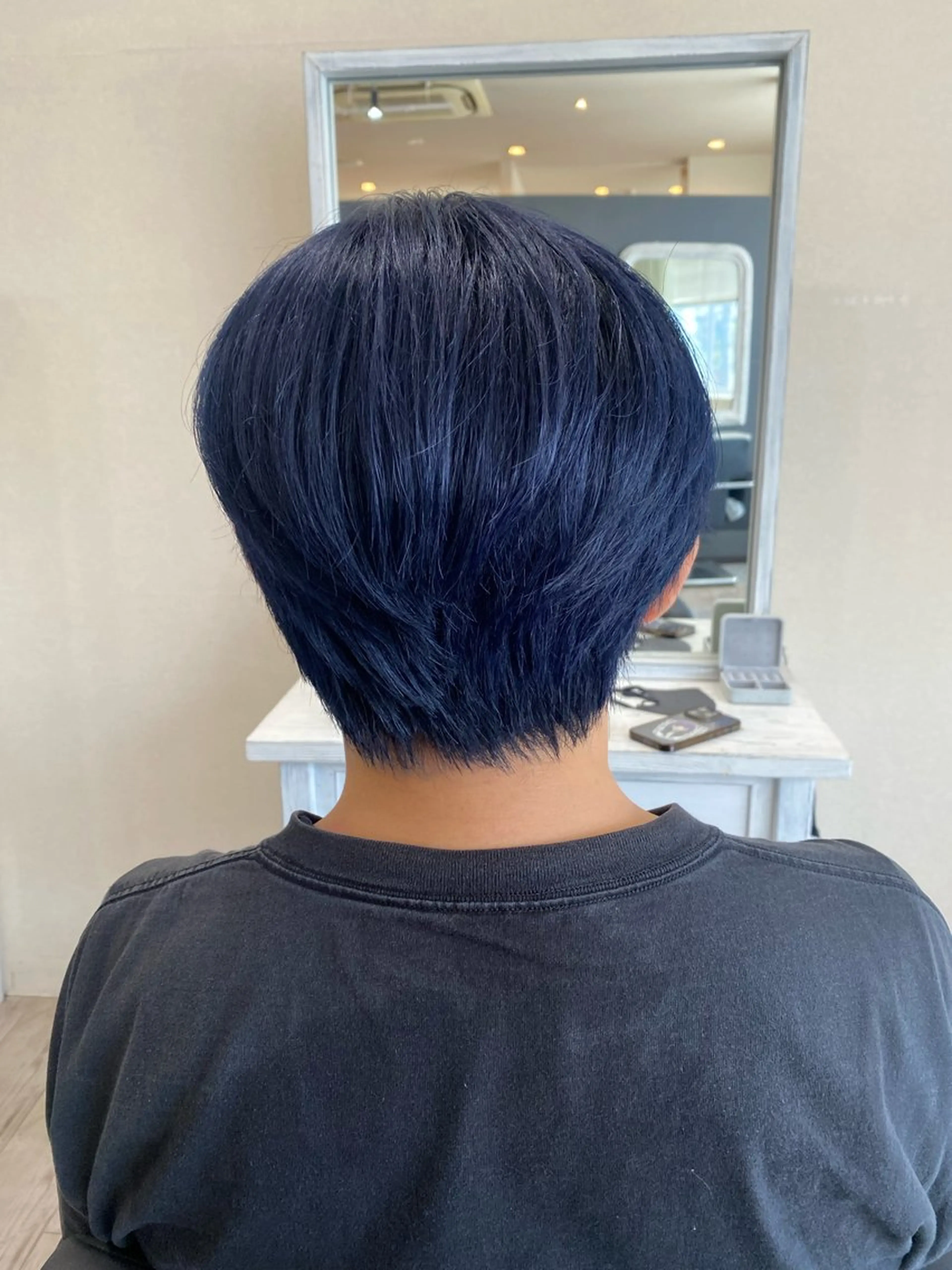 ショート カラー ブルーカラー ネイビーカラー ヘアカラー APPEL所属・APPEL hair ／岡山のヘアスタイル