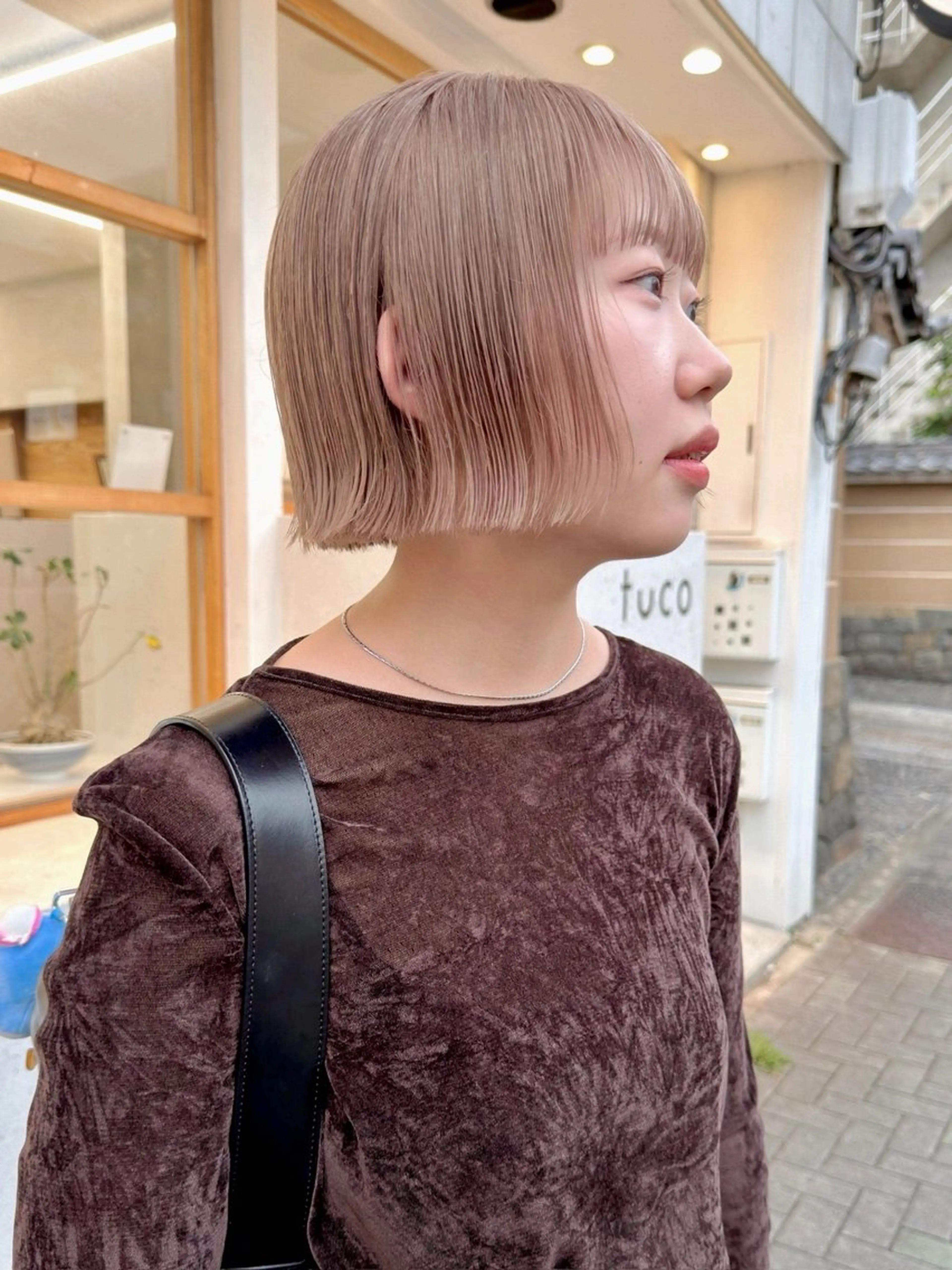 ショート カラー ボブレイヤー ベージュカラー ミルクティーベージュ ボブ レイヤーカット カット ヘアカラー トリートメント デザイン/レイヤー Kaito🐩/栄のヘアスタイル