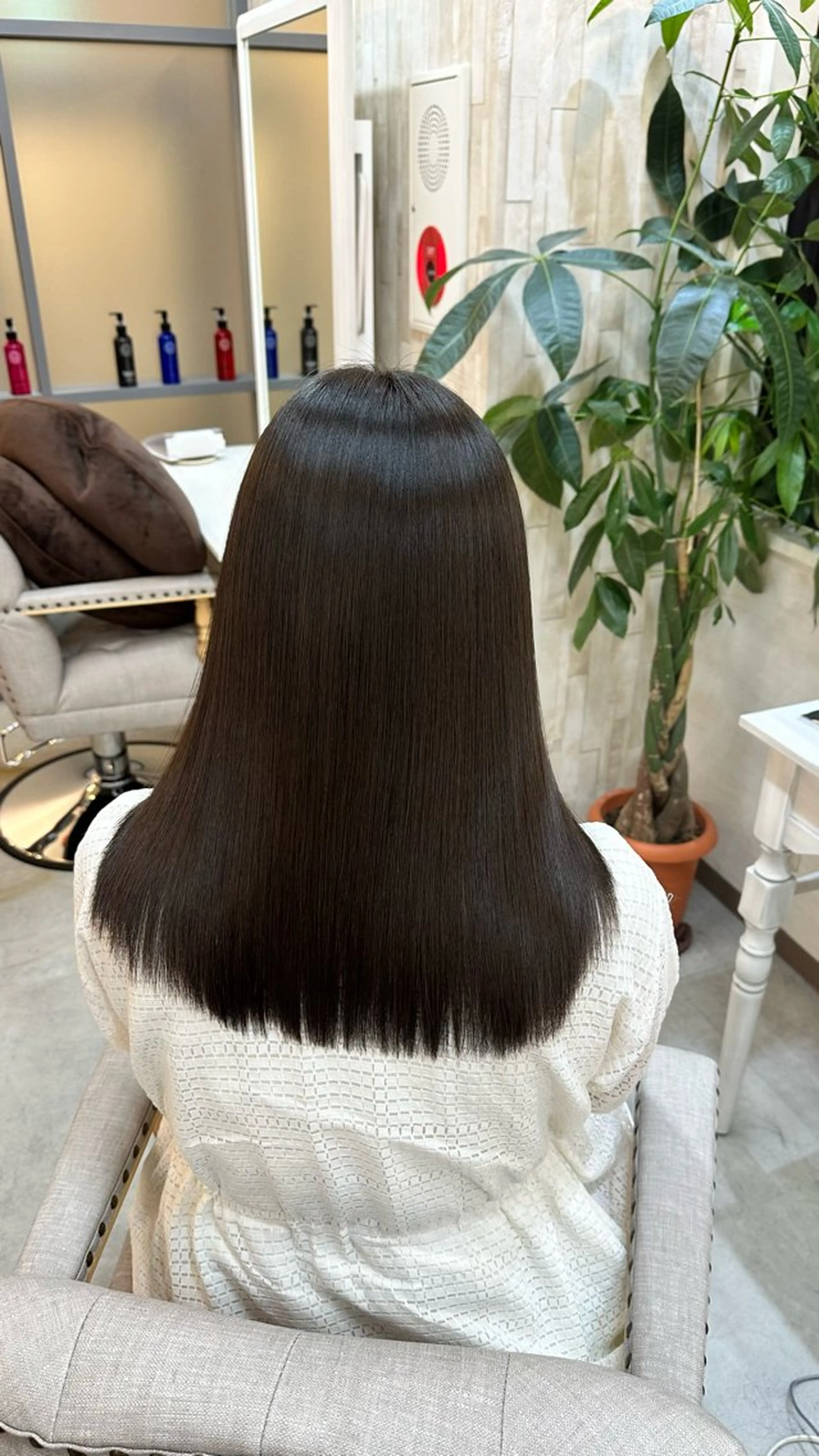 セミロング 縮毛矯正 トリートメント 🖤ほのか/ツヤ髪 /髪質改善/縮毛矯正のヘアスタイル