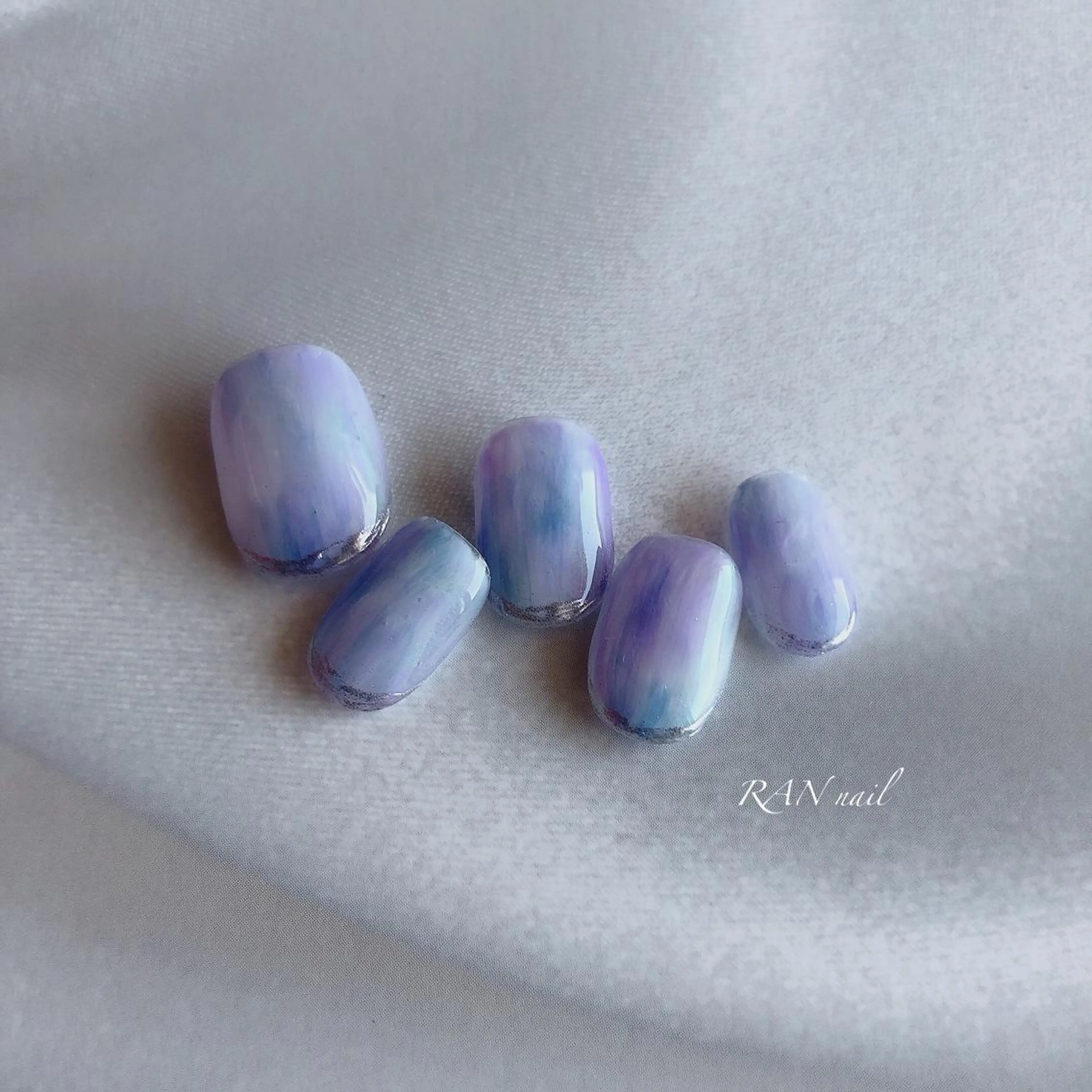 ネイル ブルー フラワーネイル ジェルネイル ニュアンスネイル オフィスネイル RAN nail 〜ランネイル〜所属・RAN nailのネイルデザイン