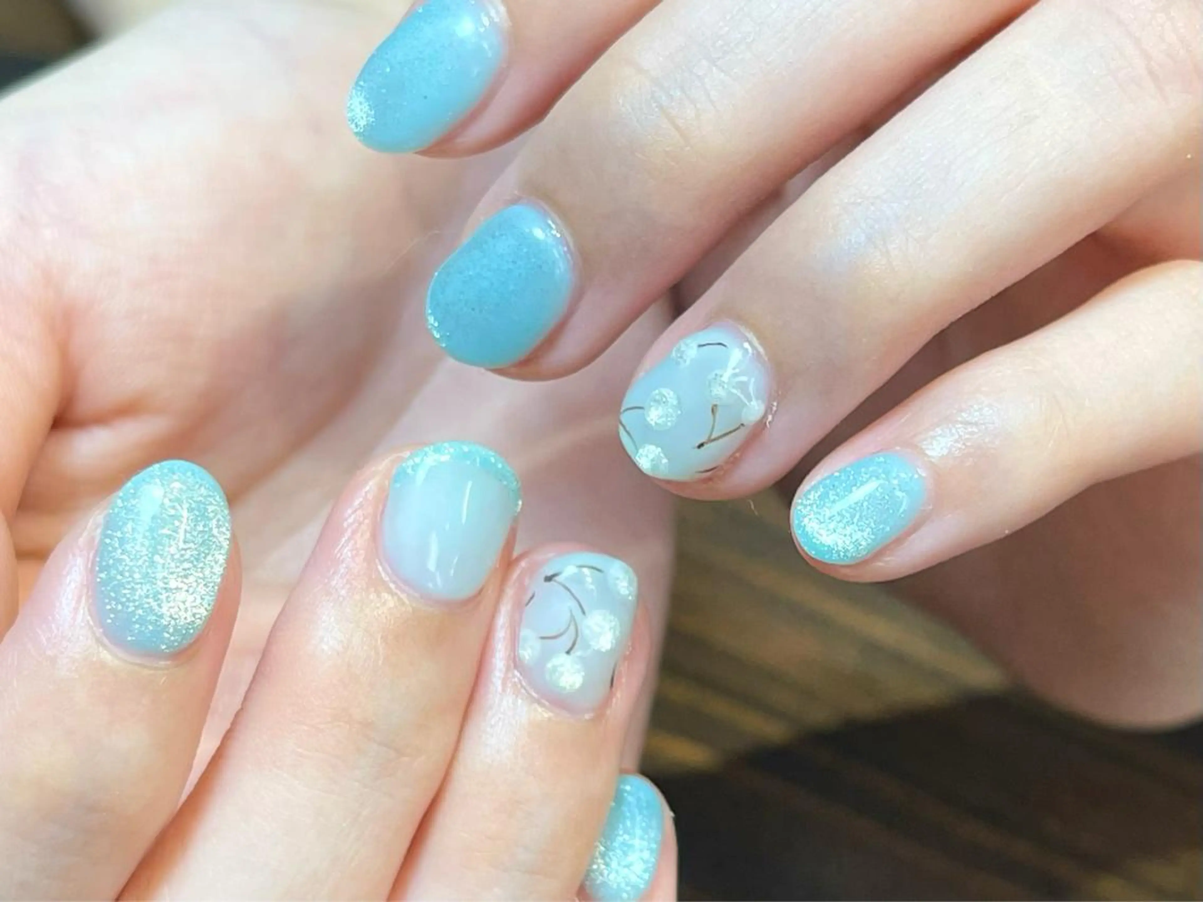 ネイル アートネイル ブルー ジェルネイル ニュアンスネイル オフィスネイル ハンドネイル kinjo yuaのネイルデザイン