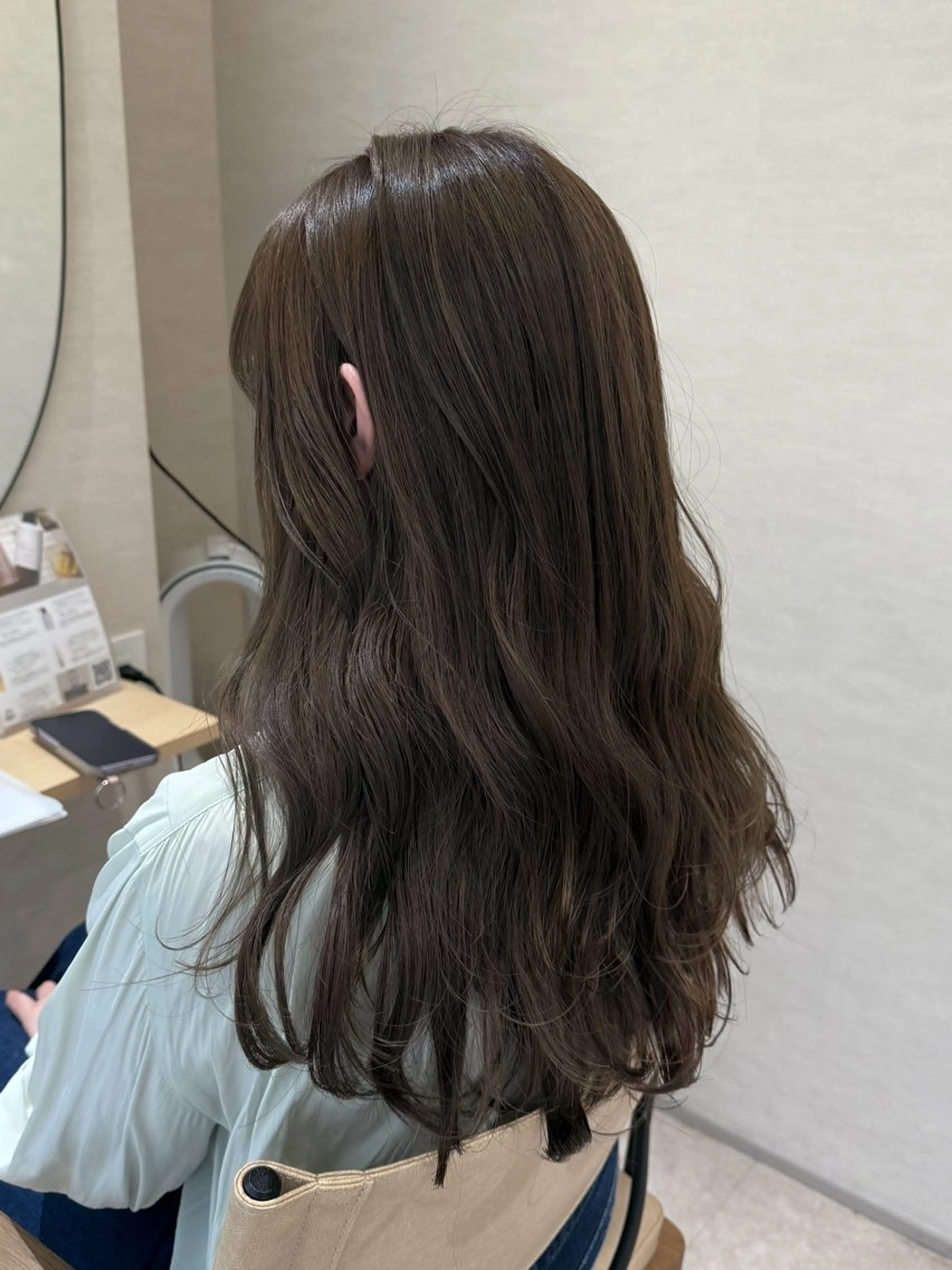 ロング 辺見 葵のヘアスタイル