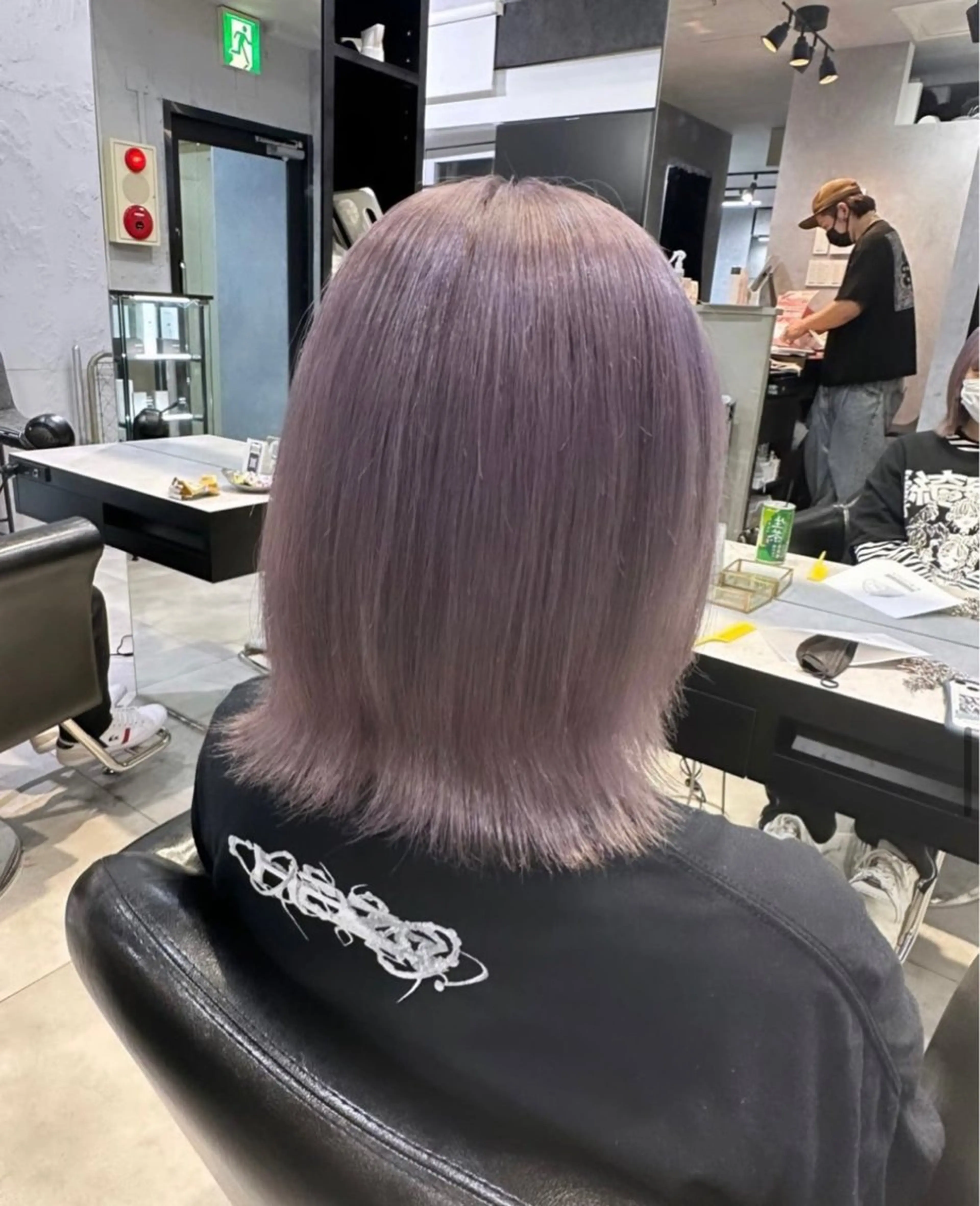 ショート カラー ブリーチ パープルカラー ヘアカラー 【原宿プルエクステ】 NANAMIのヘアスタイル