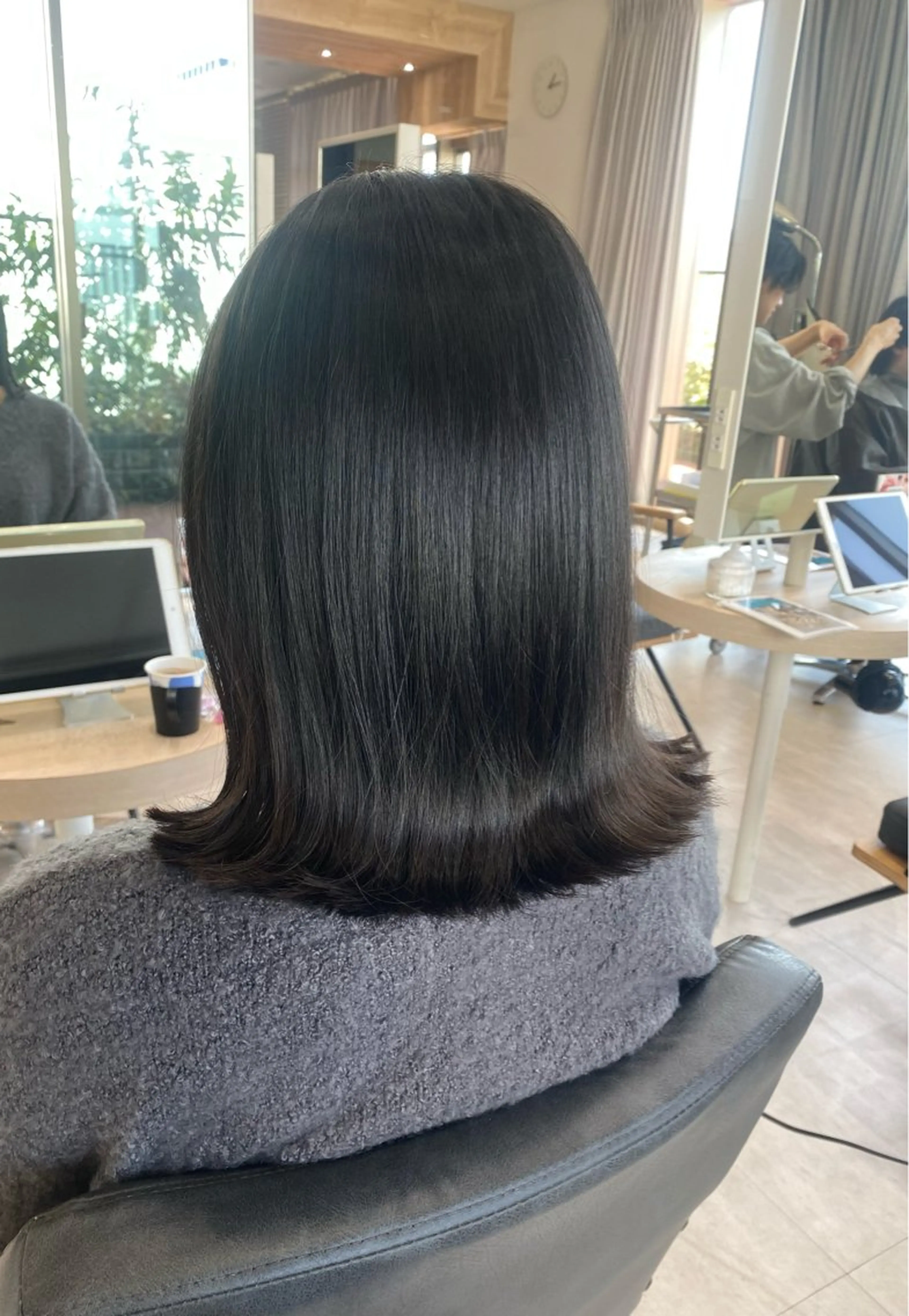 ミディアム トリートメント 透明感カラー ボブ ミディアム 齊木勇人のヘアスタイル