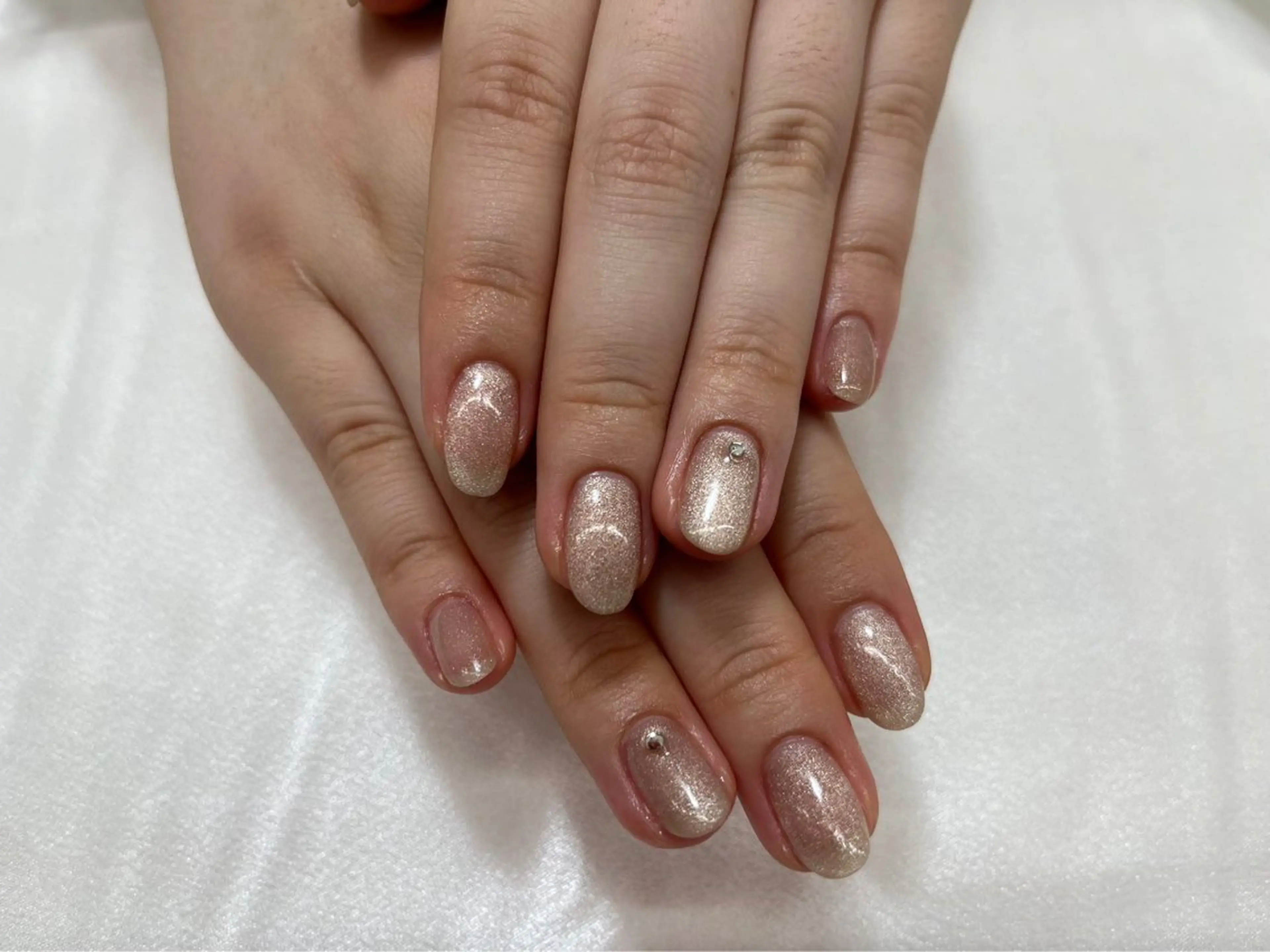 ネイル ストーンネイル ハンドネイル Tagi 銀座所属・Tagi Nail 銀座店のネイルデザイン