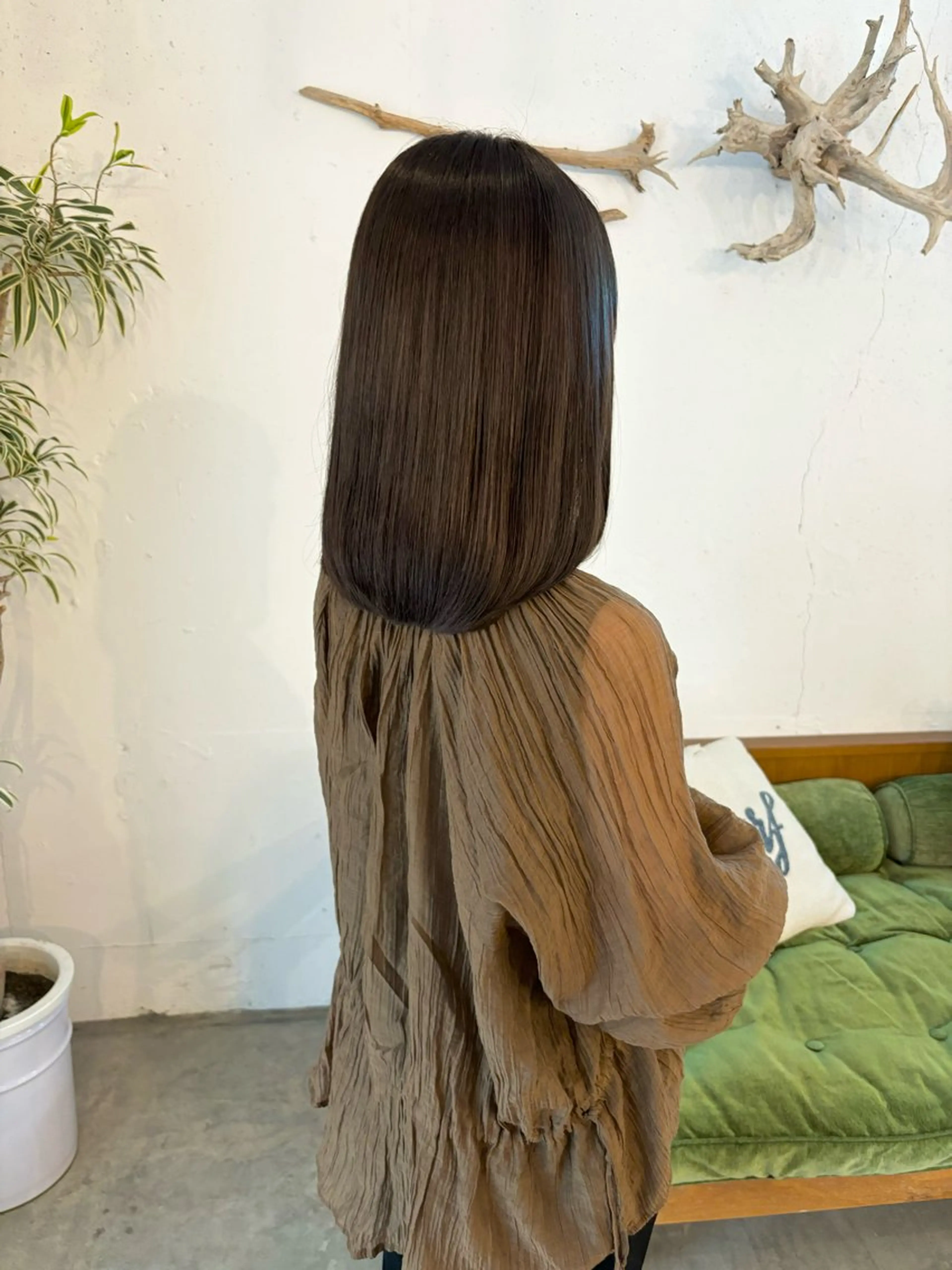 カラー ブラウンカラー 六信 咲希のヘアスタイル