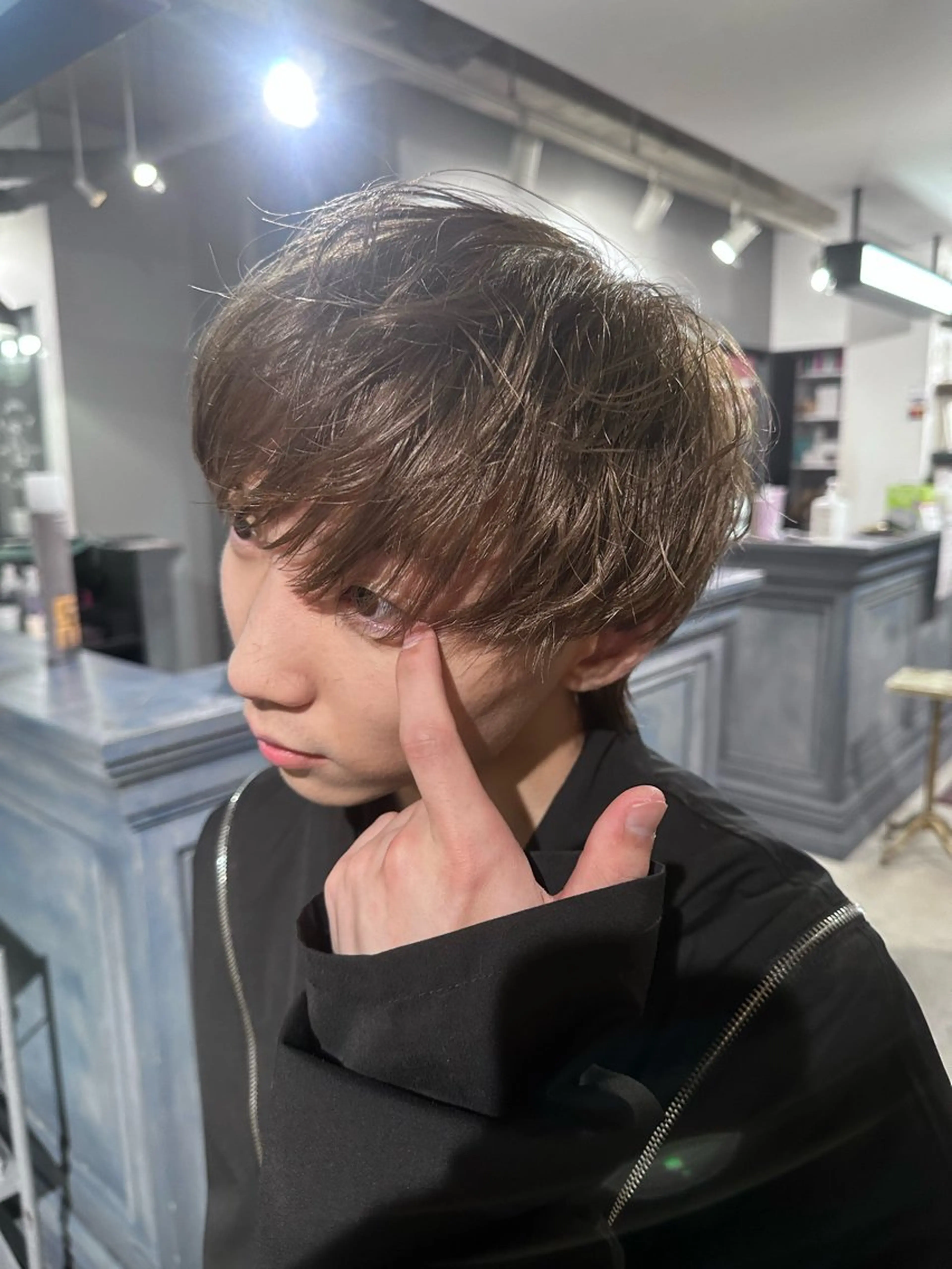 カラー ハイトーンカラー コテ巻き風パーマ レイヤーカット ぱるのヘアスタイル