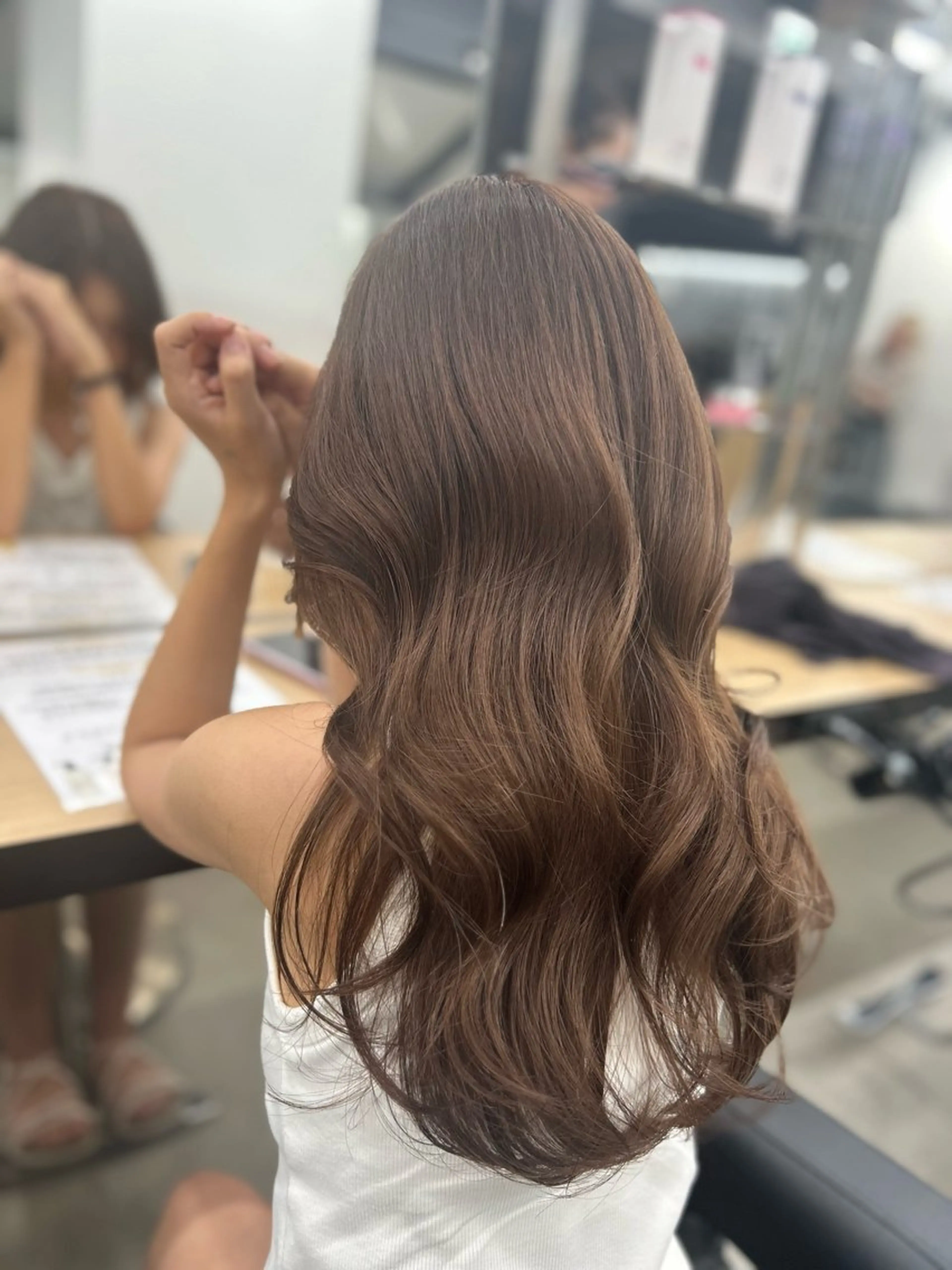 ロング カラー ヘアカラー トリートメント ヘッドスパ ヘアセット YUKA🤍ベージュ /ミルクティーのヘアスタイル