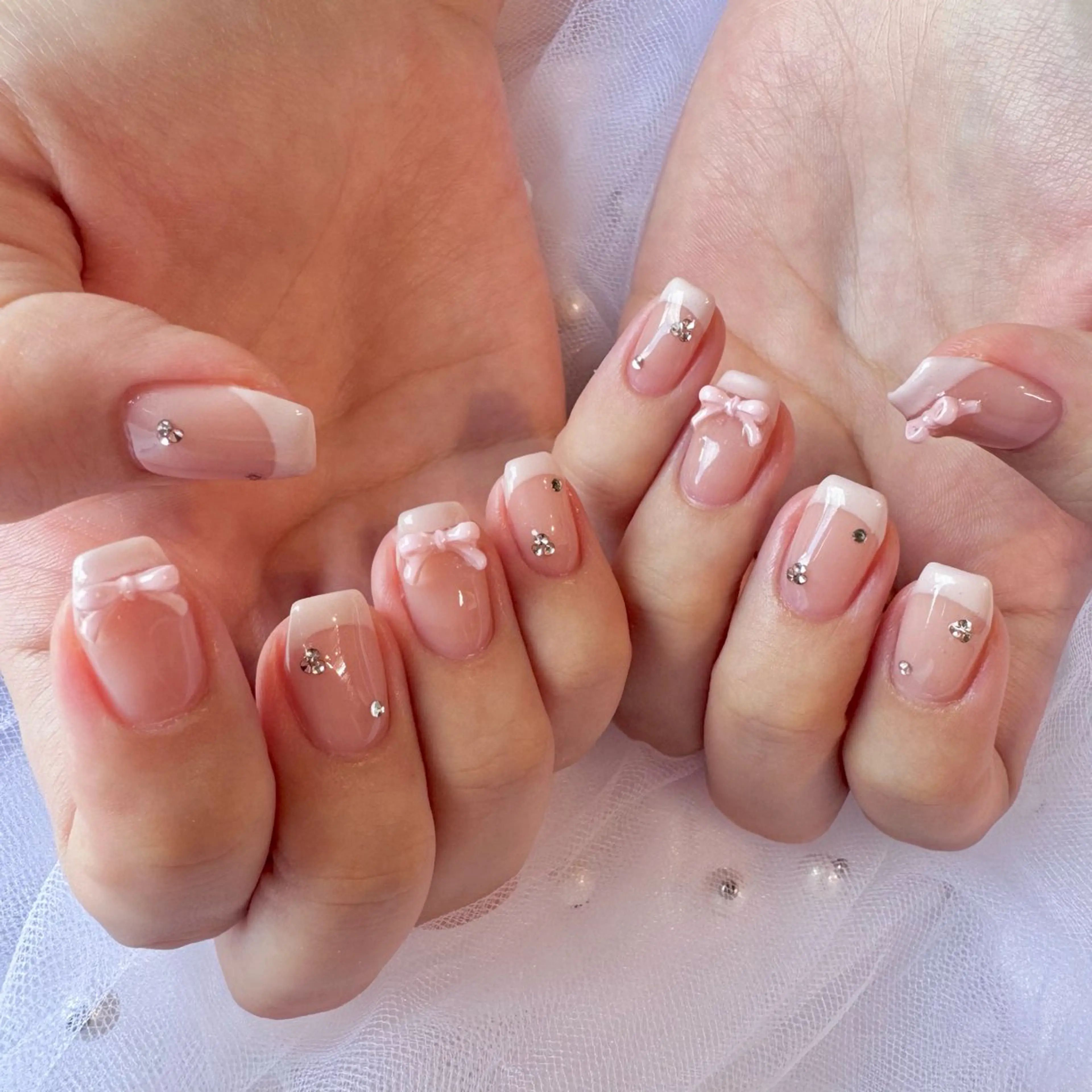 ネイル ガーリー ハンドネイル nail salon e'mu💐のネイルデザイン