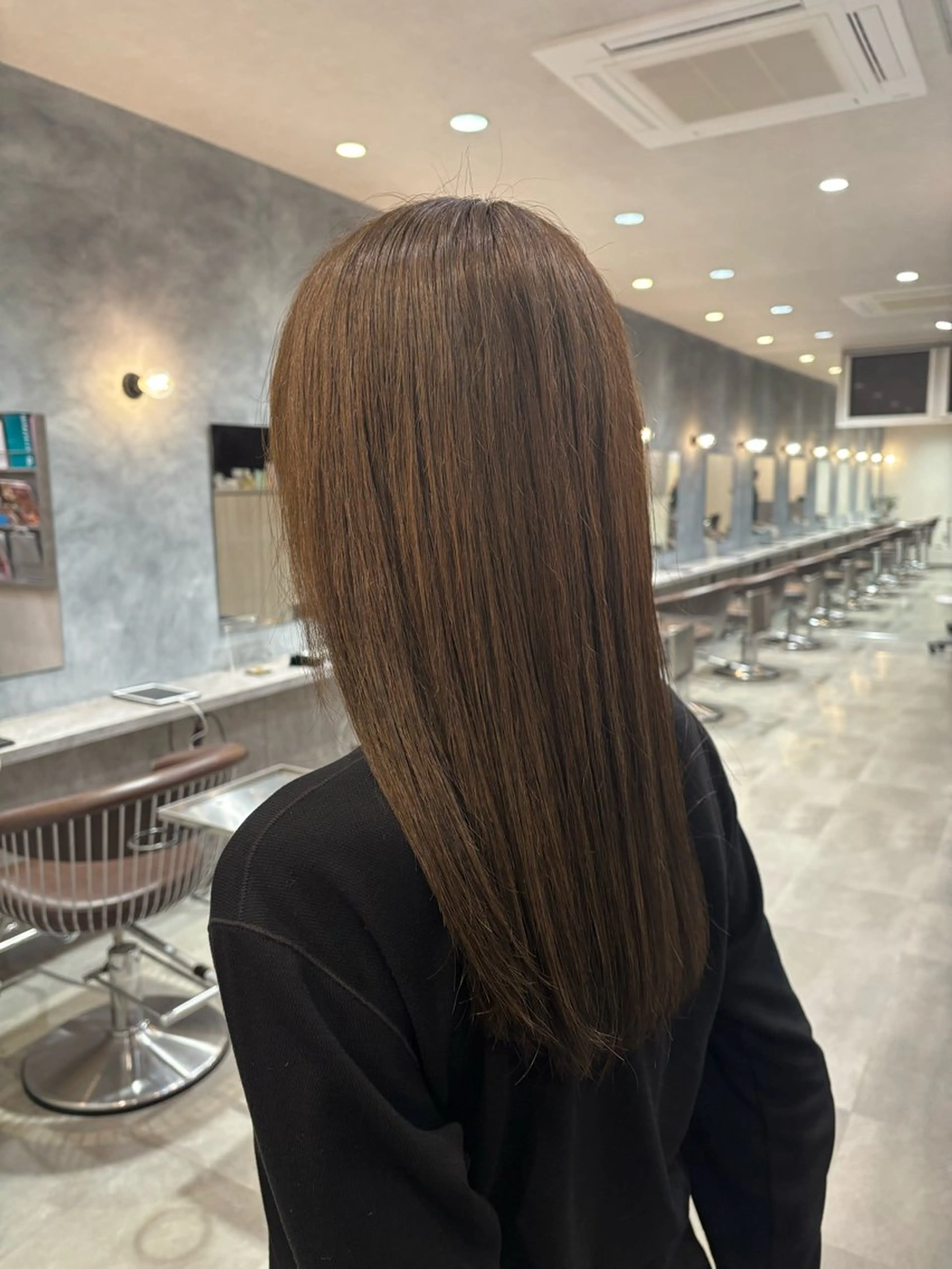 セミロング ヘアカラー 金木 凜花のヘアスタイル