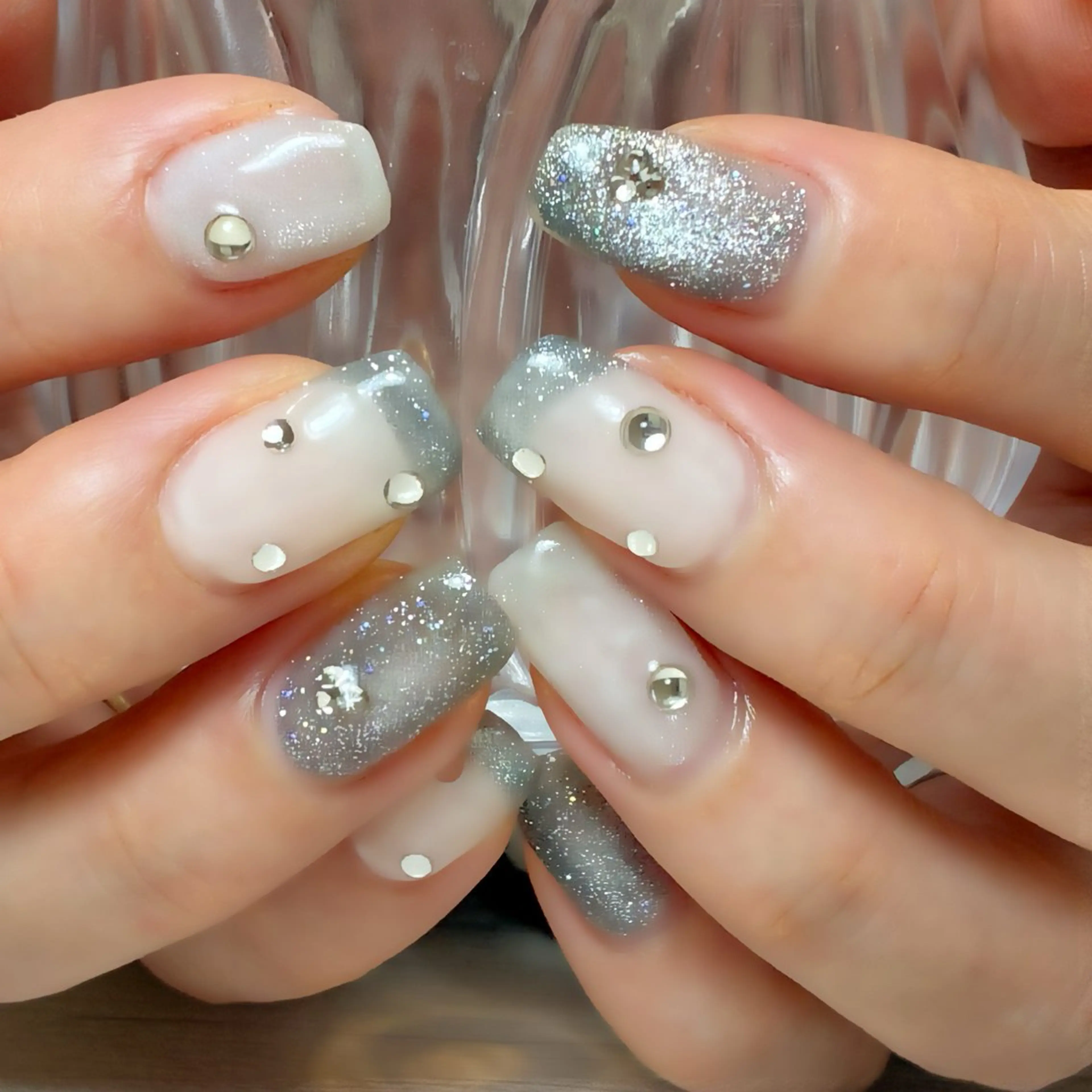 ネイル フレンチネイル マグネットネイル マグネットフレンチ 持ち込み nail_salon Tulipのネイルデザイン