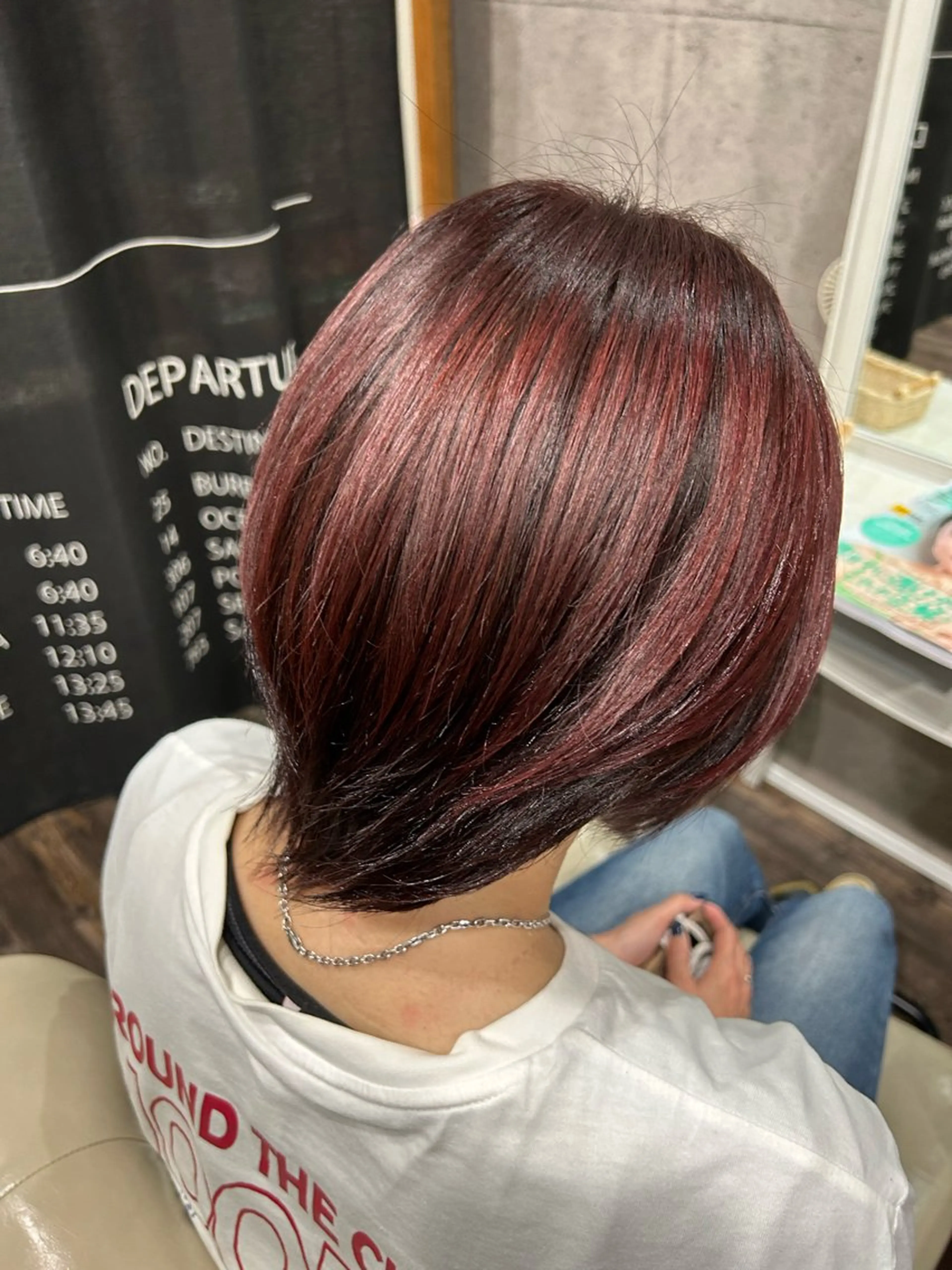 カラー ブリーチ レッドカラー 今野 詩音のヘアスタイル