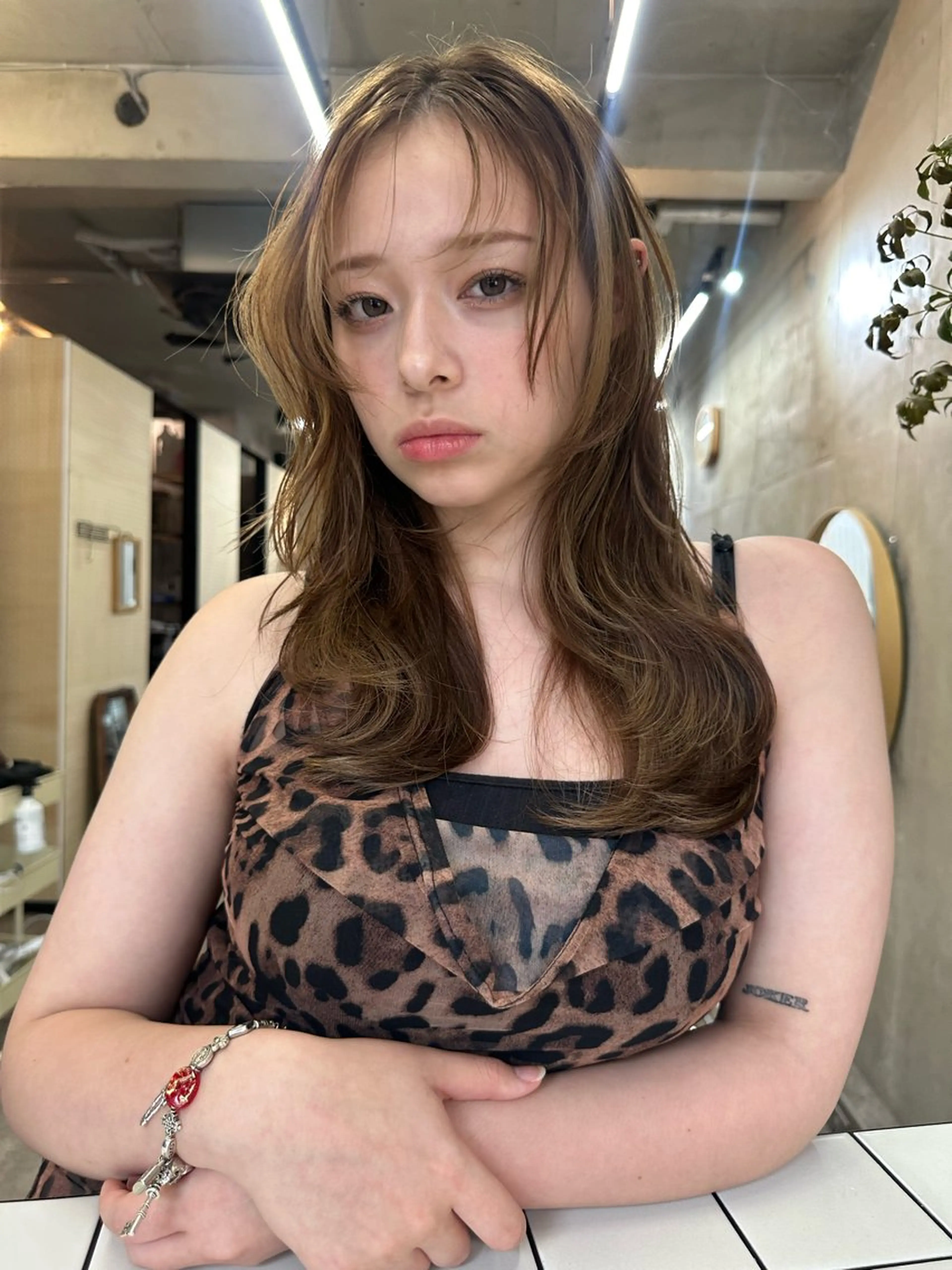 ロング カラー ベージュカラー ブリーチ ブラウンカラー ケアブリーチ グレージュ カット レイヤーカット💫 ／HARUKA🎀のヘアスタイル