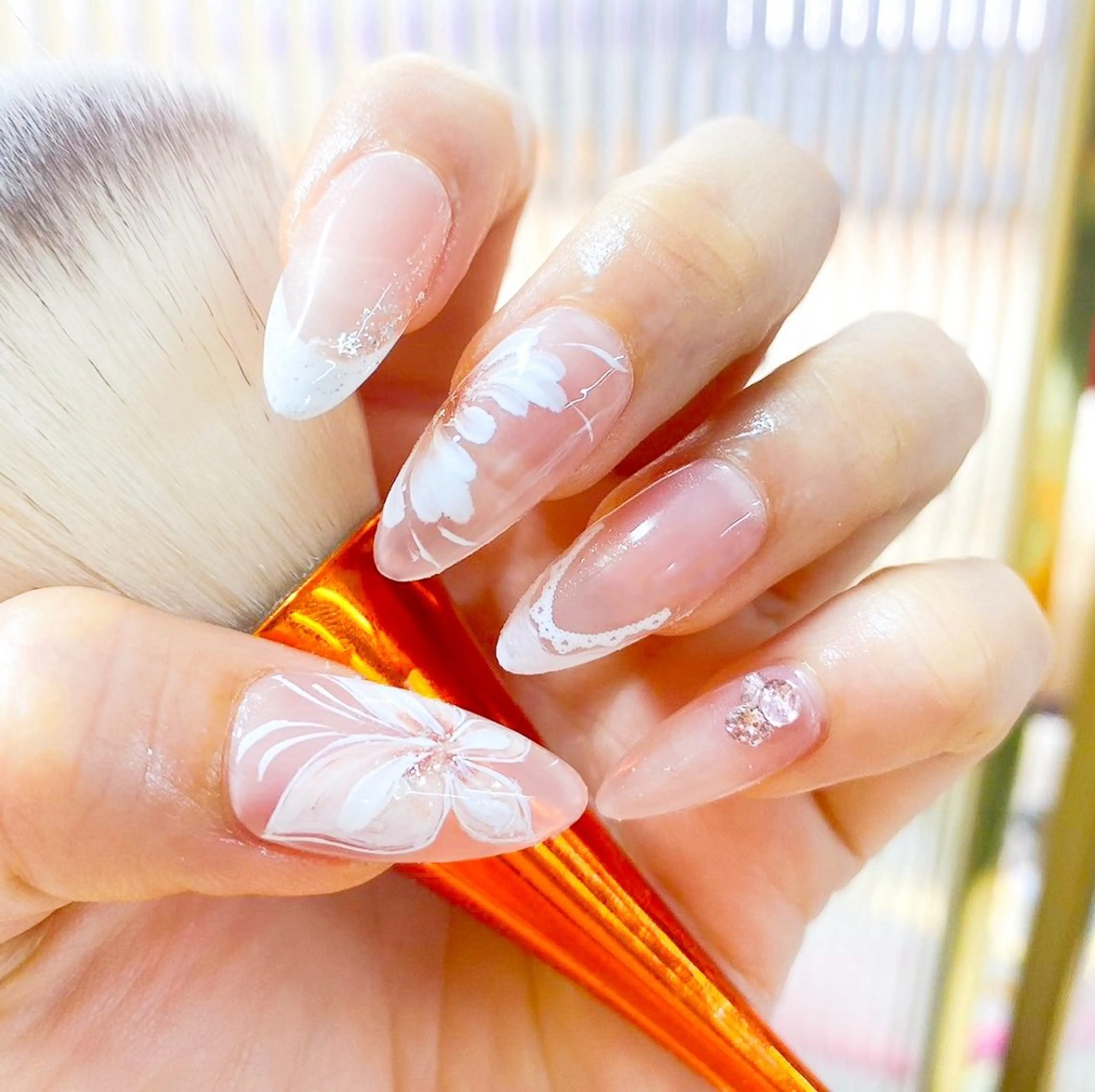 ネイル アートネイル フラワーネイル ホワイト Salon GOLD 凛花のネイルデザイン