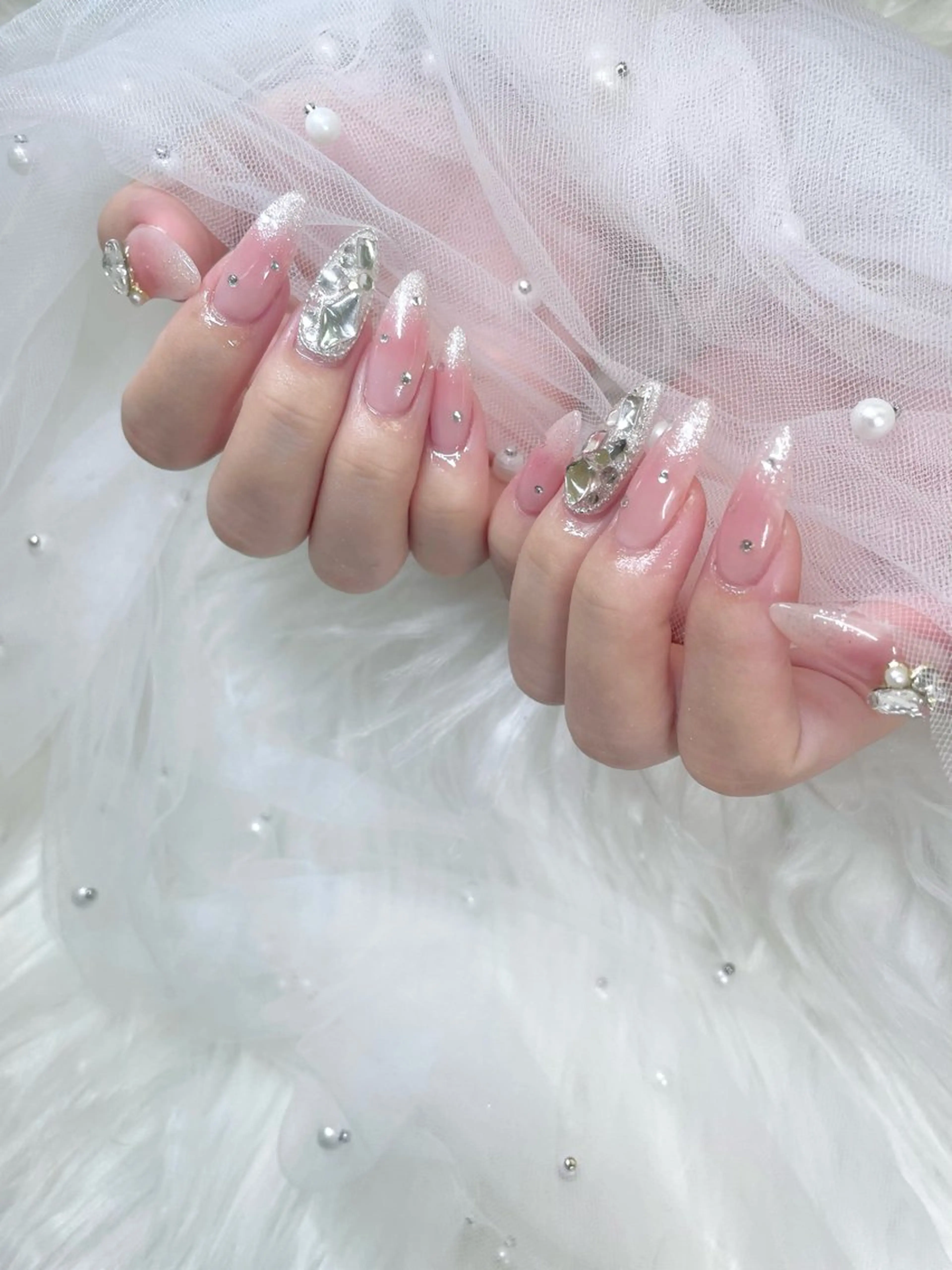 ネイル チークネイル マグネットネイル IBUKI momo京橋のネイルデザイン