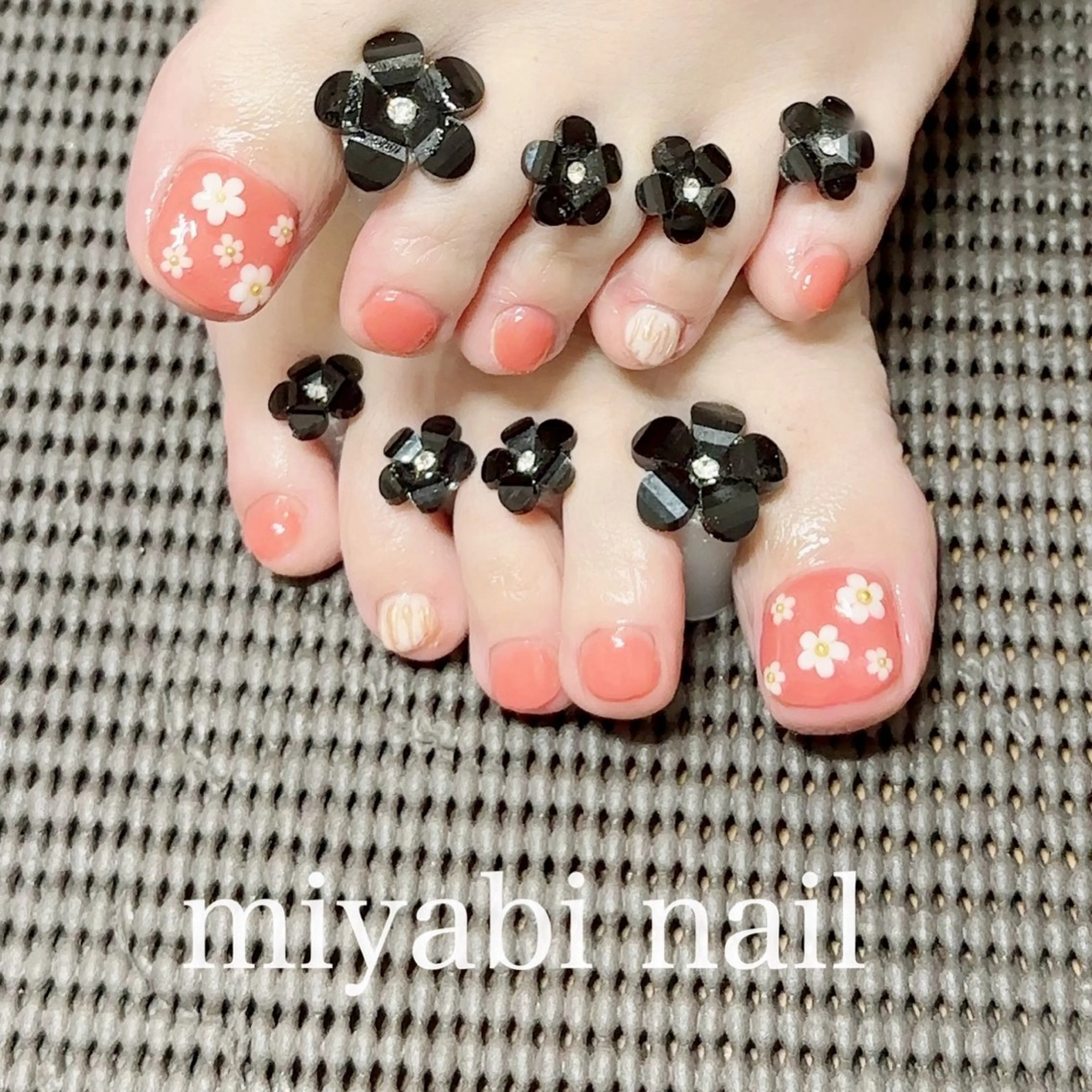 ネイル アートネイル フラワーネイル フットネイル ジェルネイル 春ネイル フットネイル miyabi nail 桂川駅近くのネイルデザイン